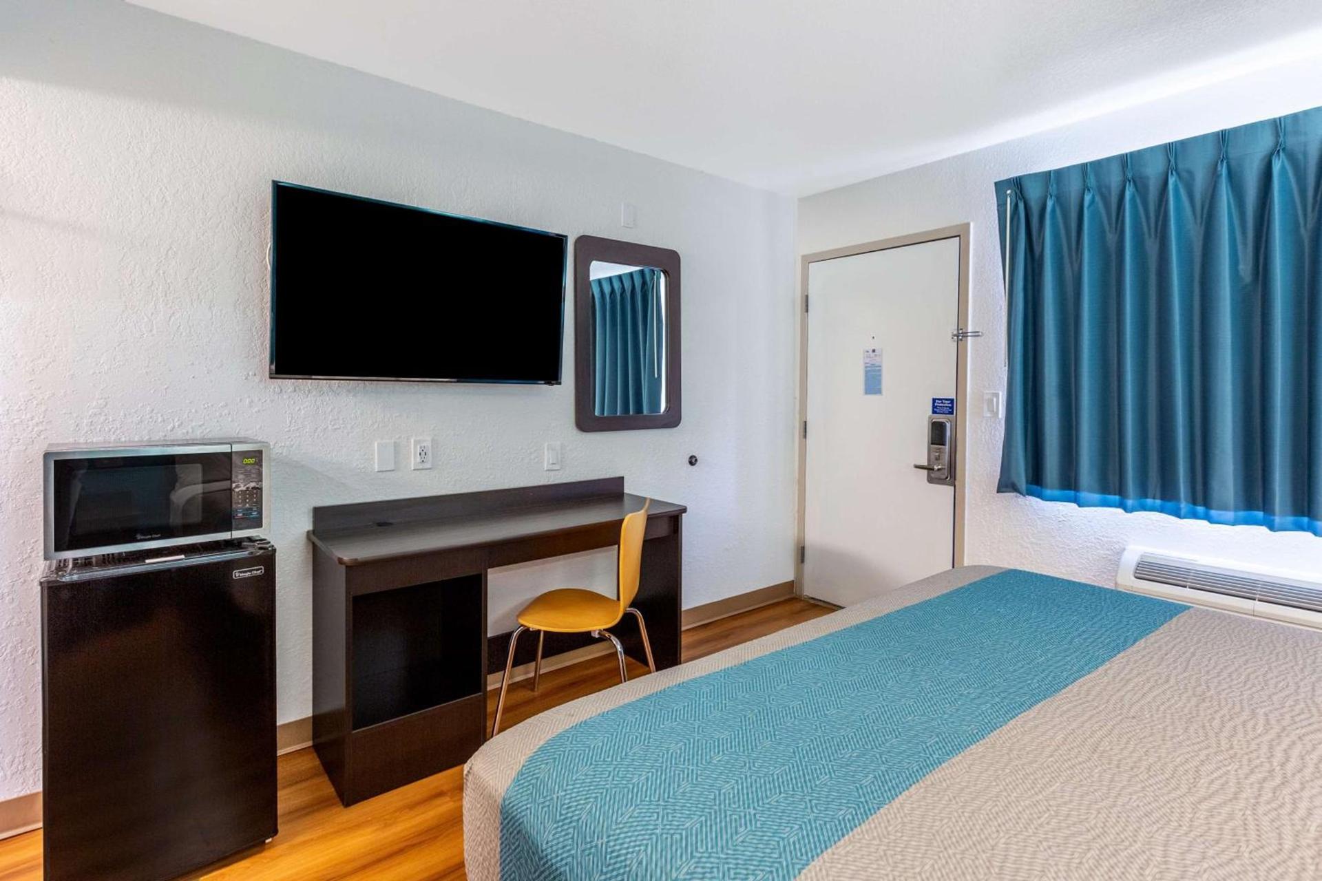 Motel 6-Valdosta, GA - University photo 9