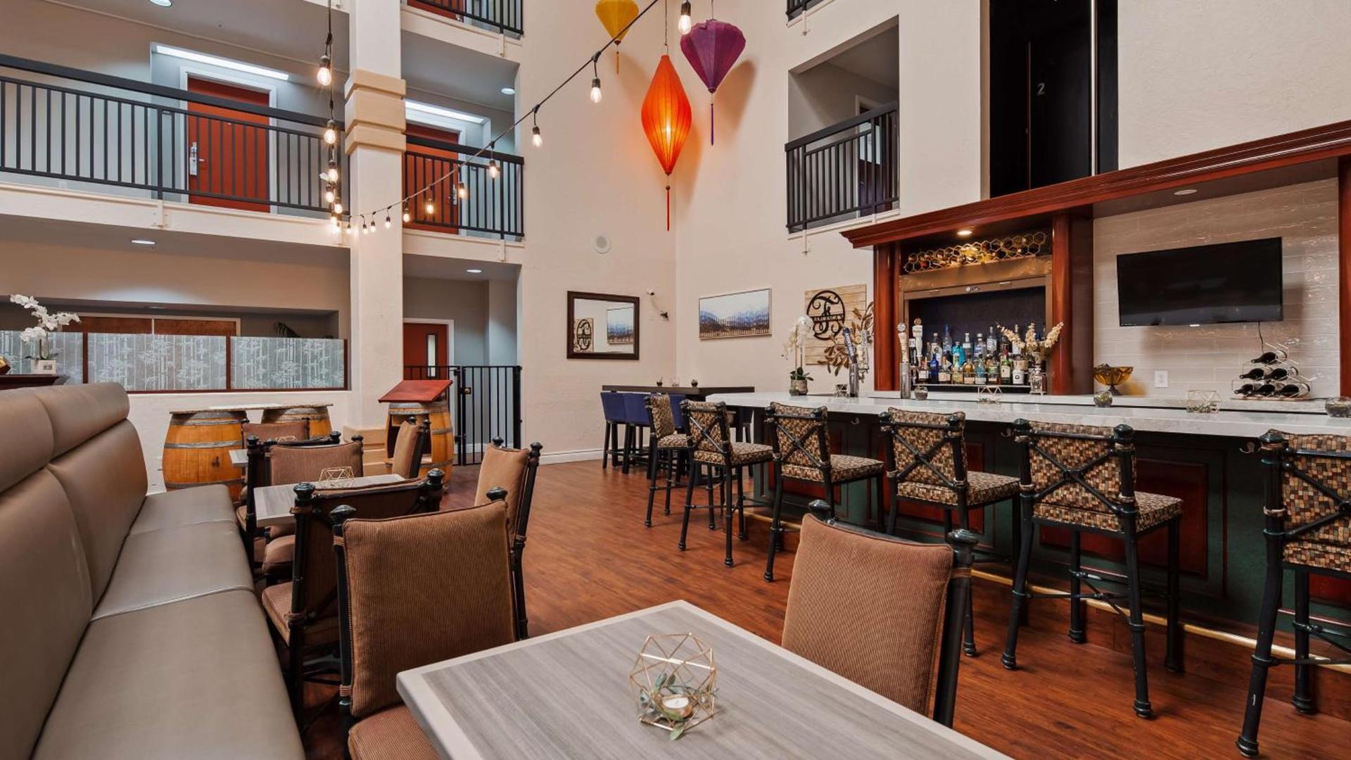 Best Western Plus Villa Del Lago Inn Patterson photo 13