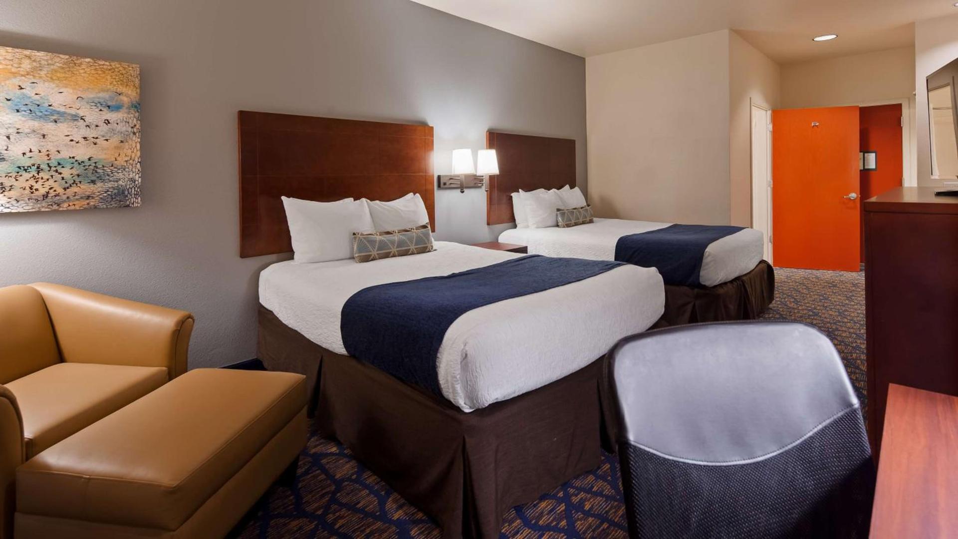 Best Western Plus Villa Del Lago Inn Patterson photo 8