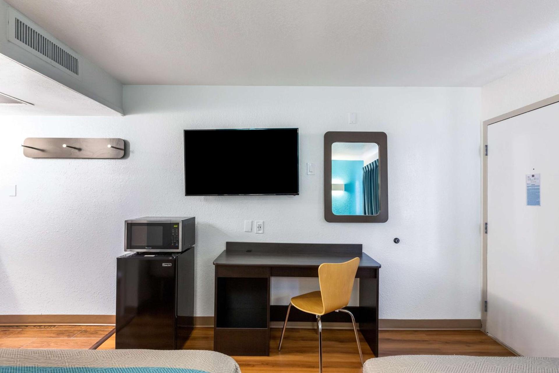Motel 6-Valdosta, GA - University photo 5