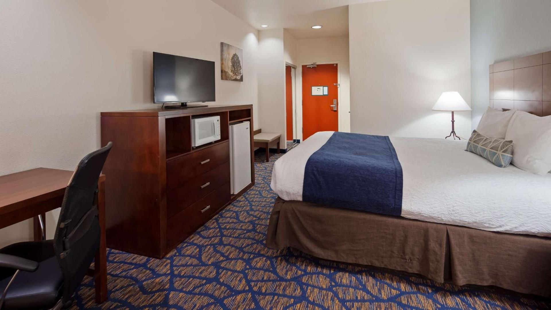 Best Western Plus Villa Del Lago Inn Patterson photo 6