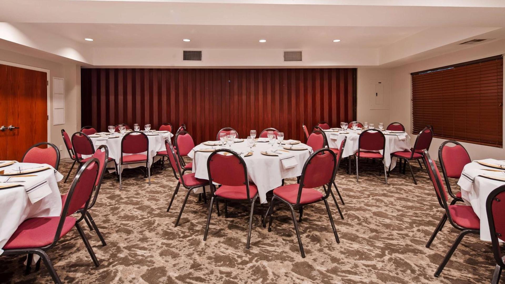 Best Western Plus Villa Del Lago Inn Patterson photo 20