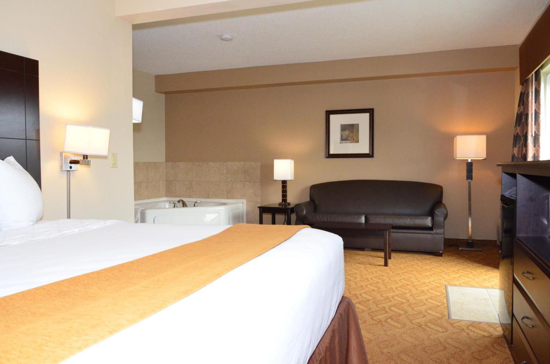 Cobblestone Inn & Suites - Lake View photo 18