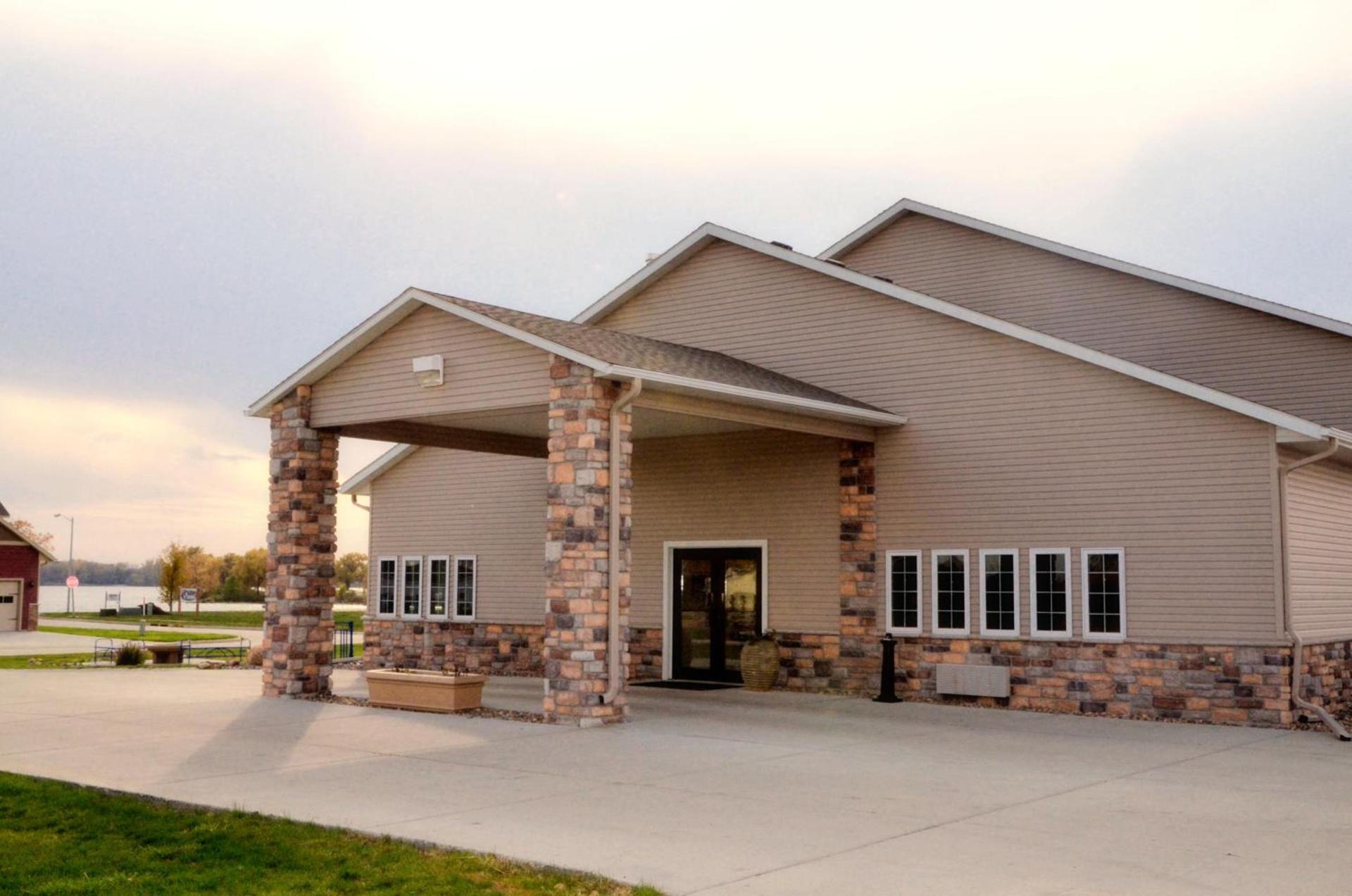 Cobblestone Inn & Suites - Lake View photo 35