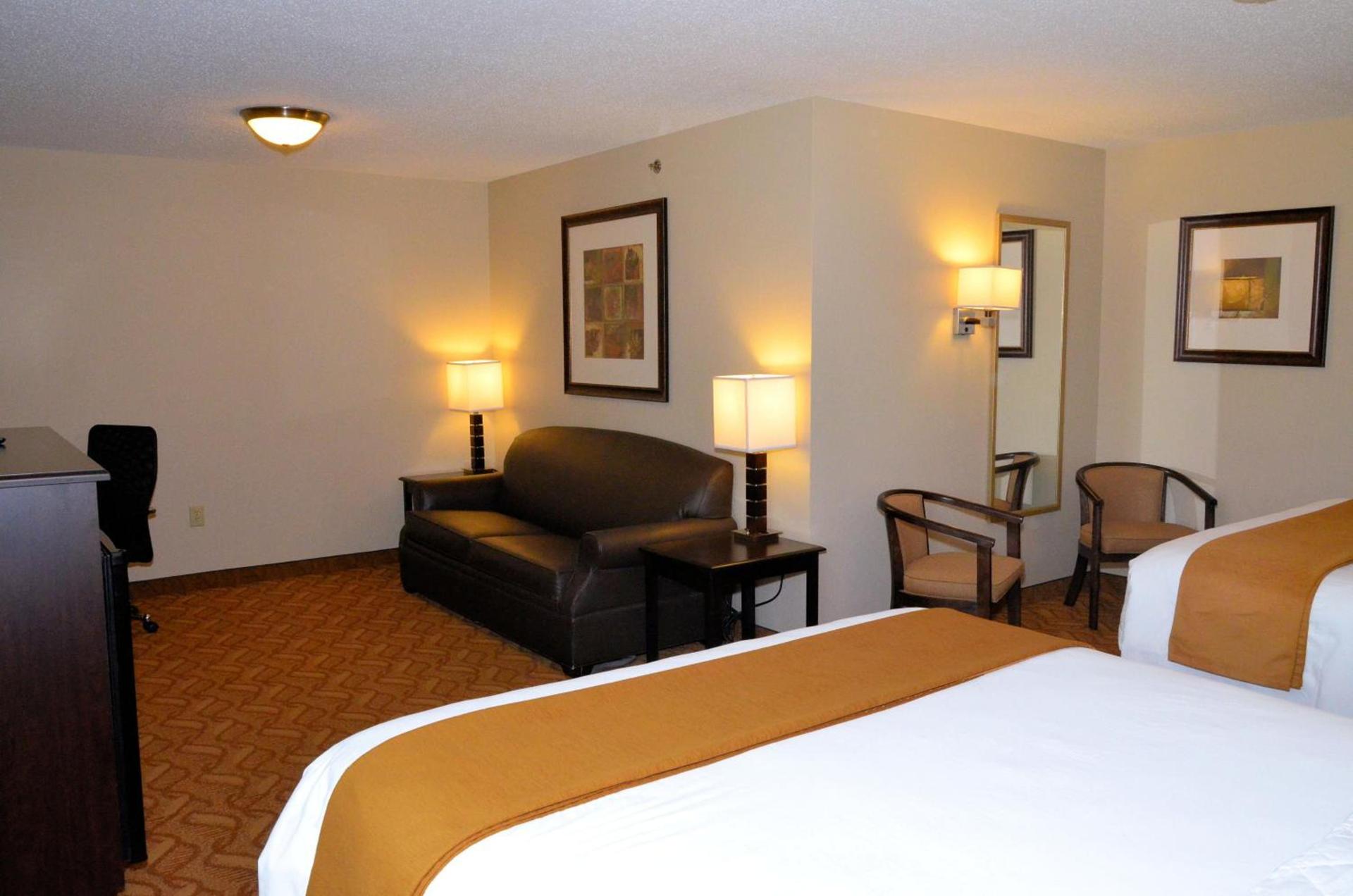 Cobblestone Inn & Suites - Lake View photo 17