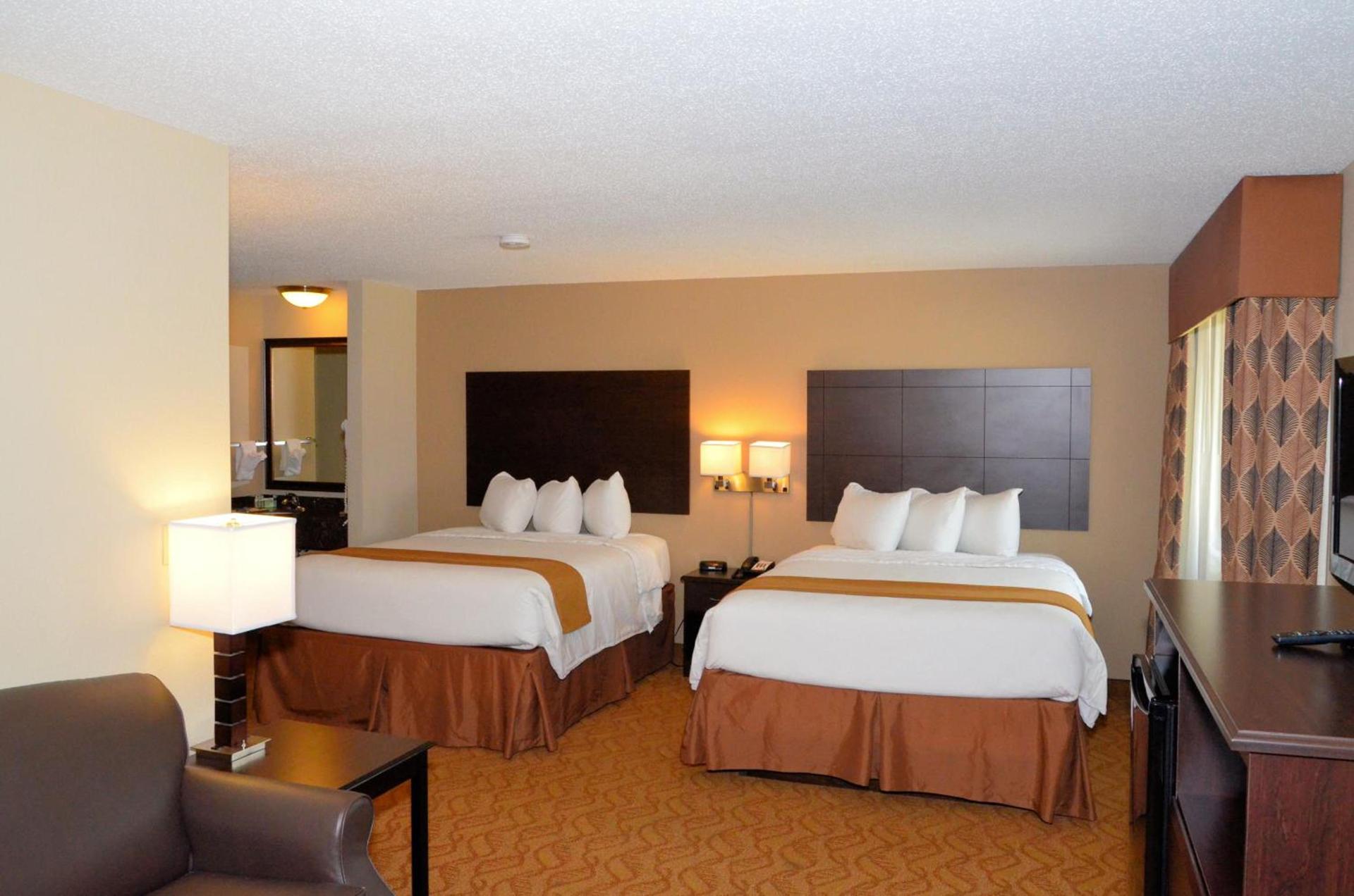 Cobblestone Inn & Suites - Lake View photo 14