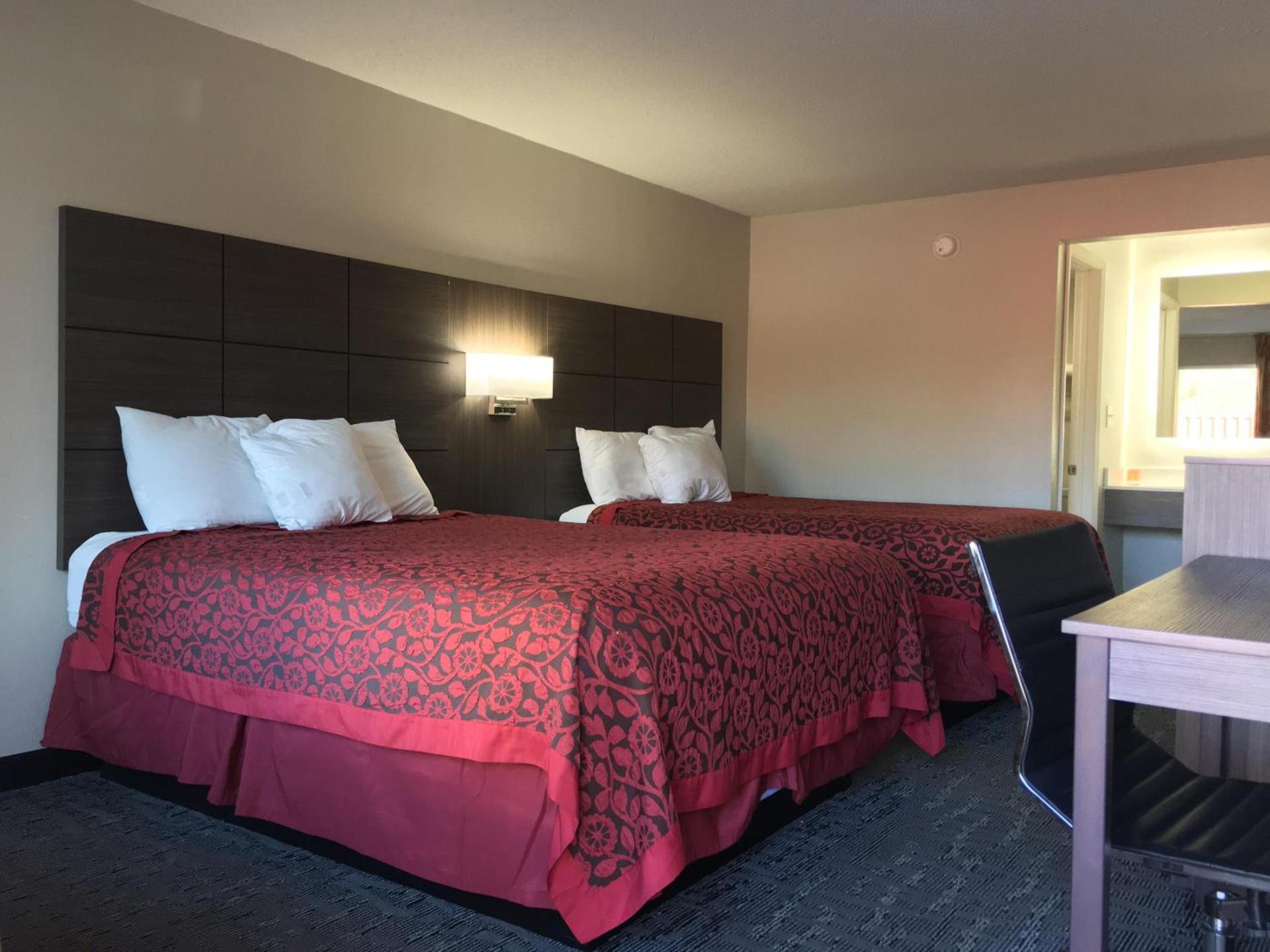 Days Inn & Suites by Wyndham Charleston Airport West photo 7