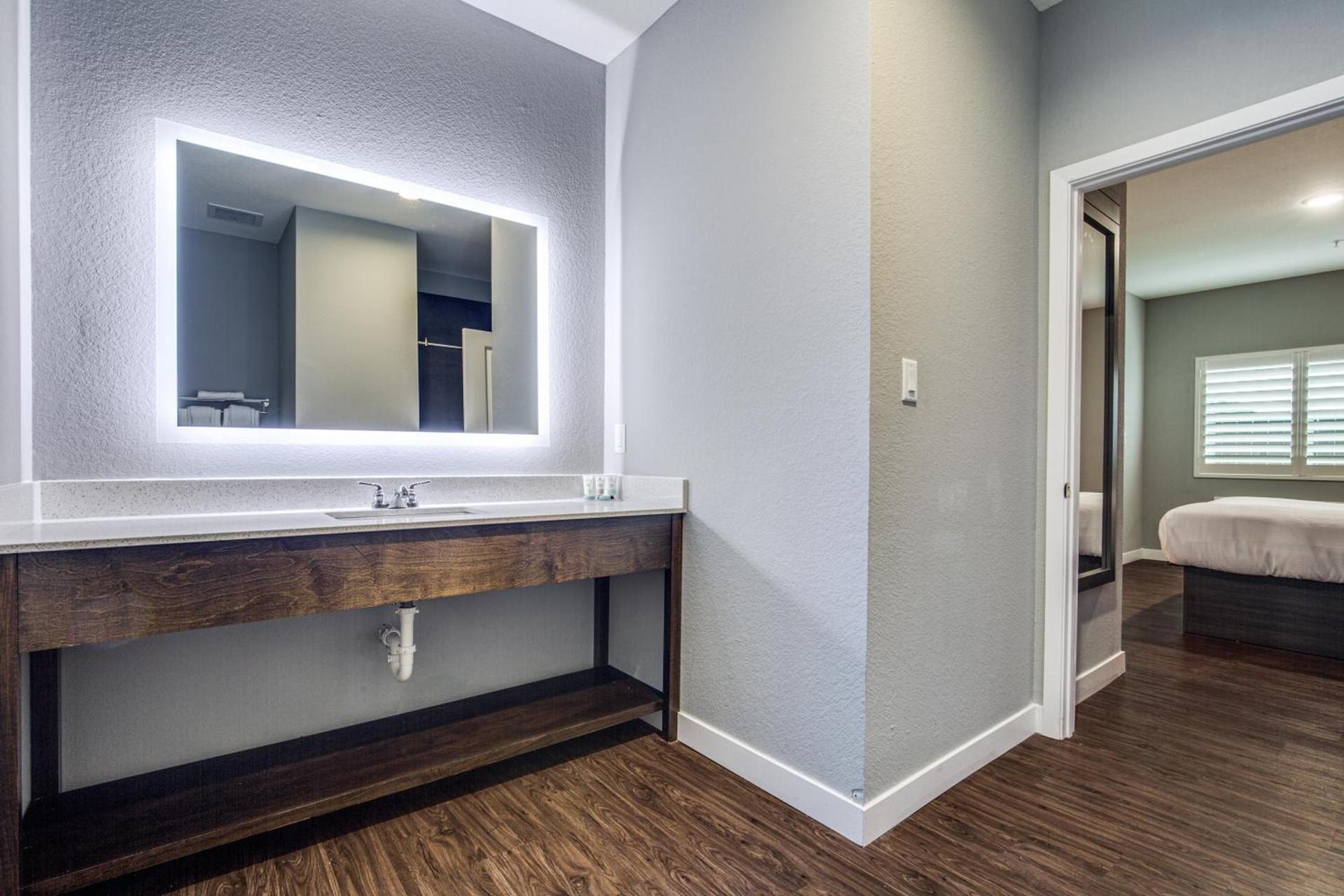 Scottish Inns & Suites Houston, TX photo 33
