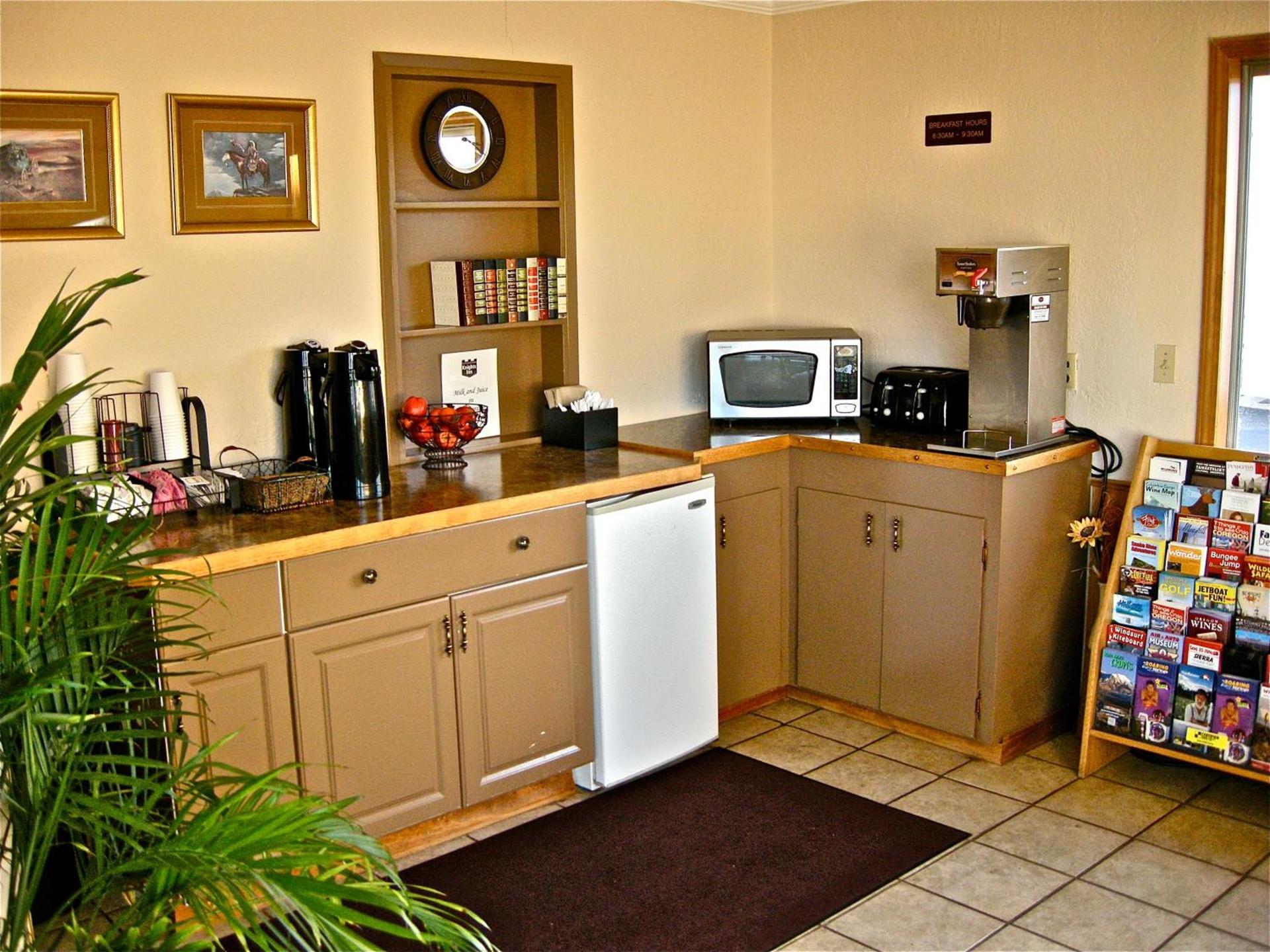 Knights Inn - Baker City photo 4