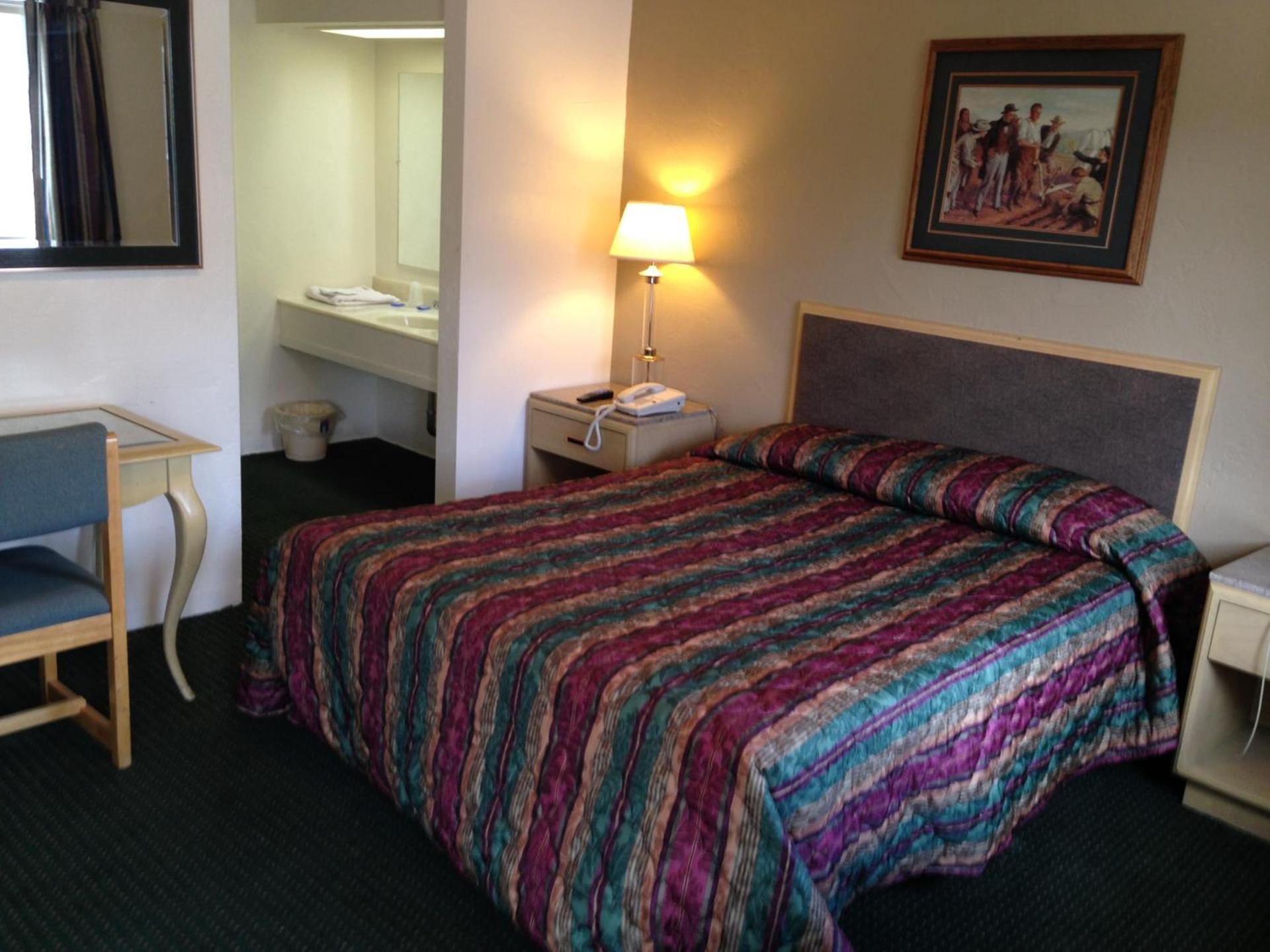 Discovery Inn Vallejo I 80 Near Napa CA photo 3