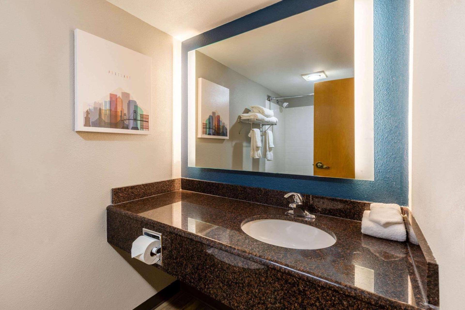 La Quinta by Wyndham Vancouver photo 14