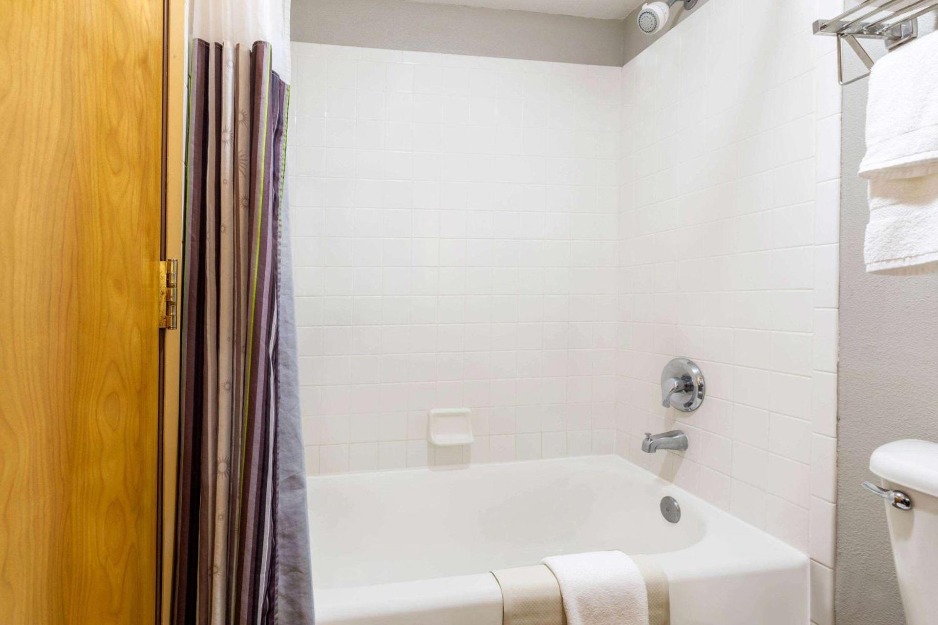 La Quinta by Wyndham Vancouver photo 15