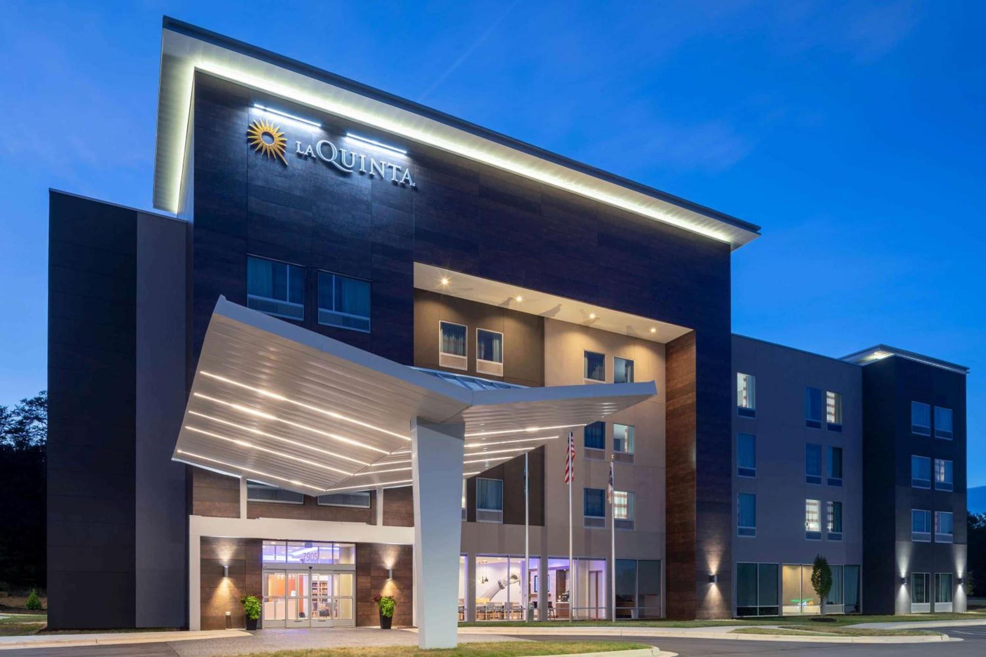 La Quinta by Wyndham Greensboro Airport High Point — hotel in Greensboro