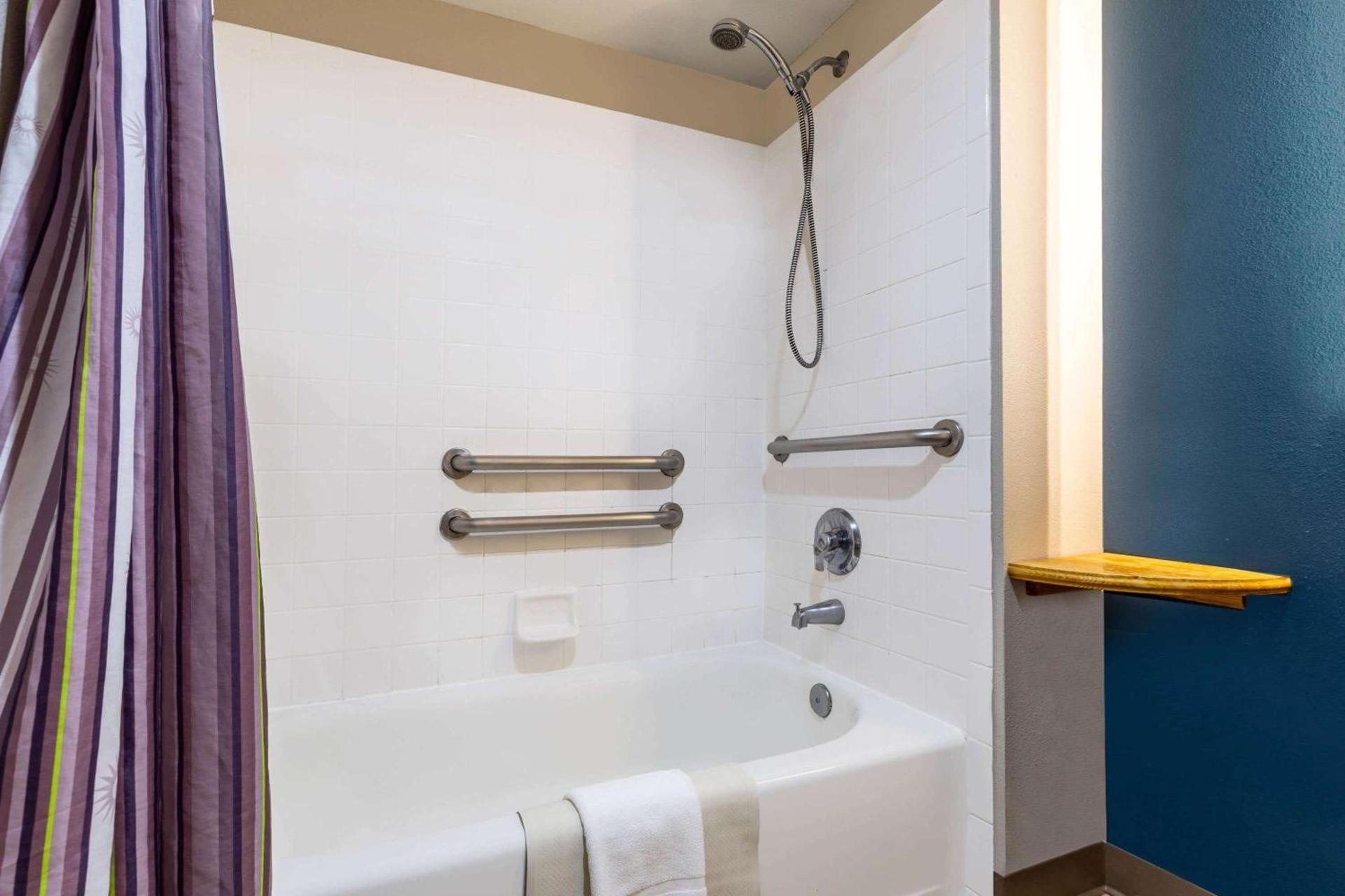 La Quinta by Wyndham Vancouver photo 16