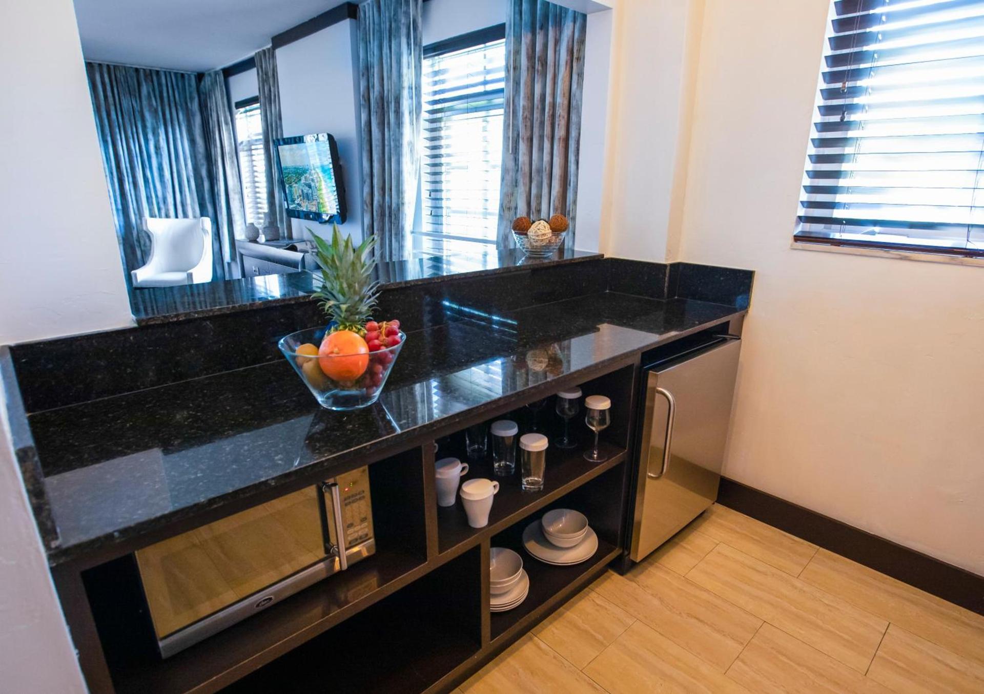 Lincoln Arms Suites photo 56
