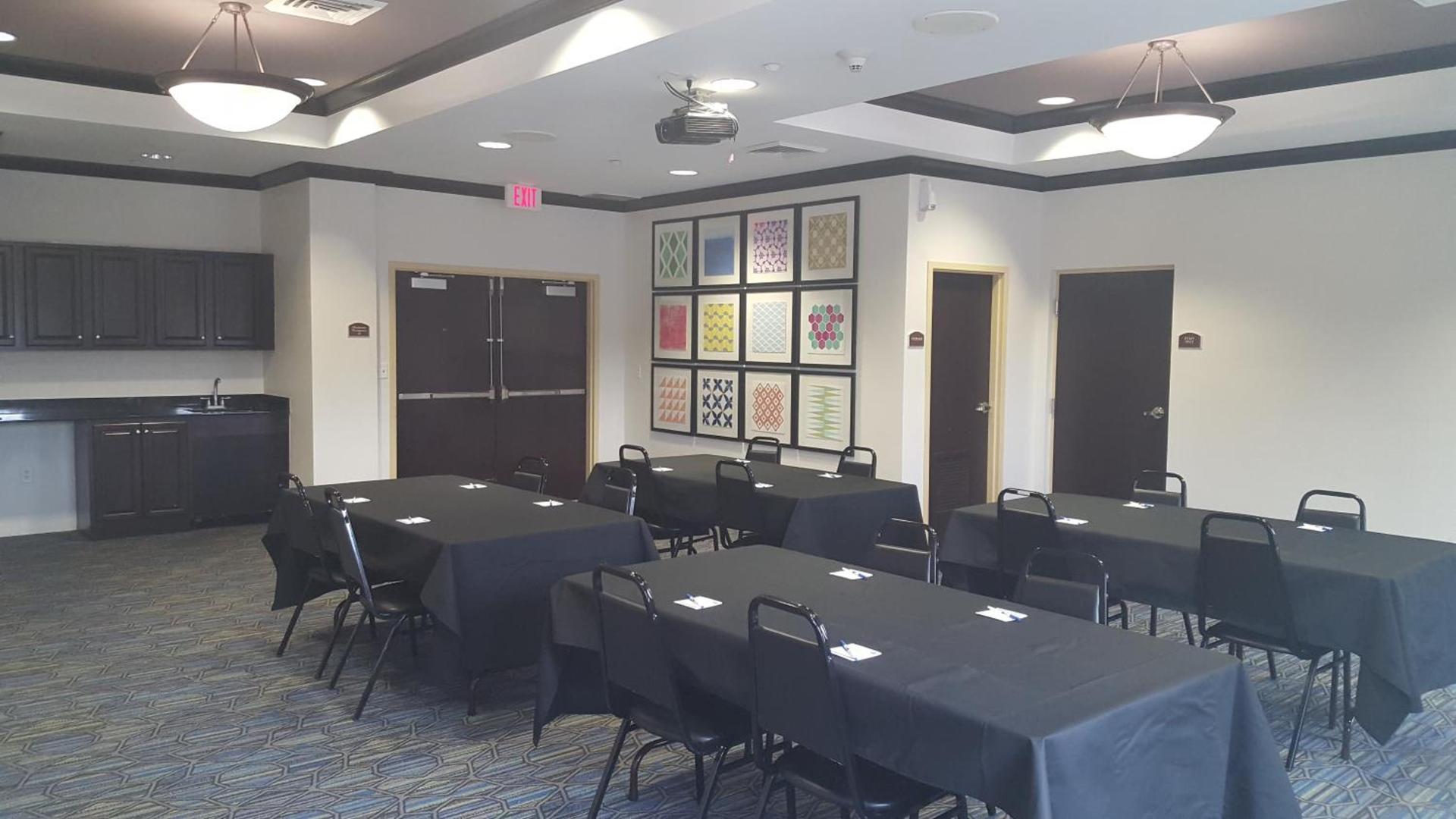Holiday Inn Express Hotel & Suites Tampa-USF-Busch Gardens by IHG photo 62
