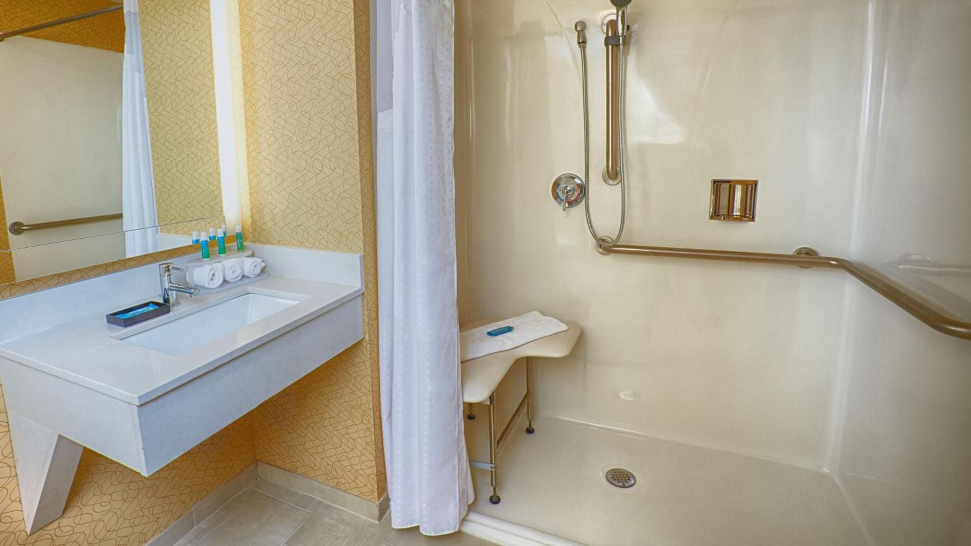 Holiday Inn Express Bordentown - Trenton South by IHG photo 16