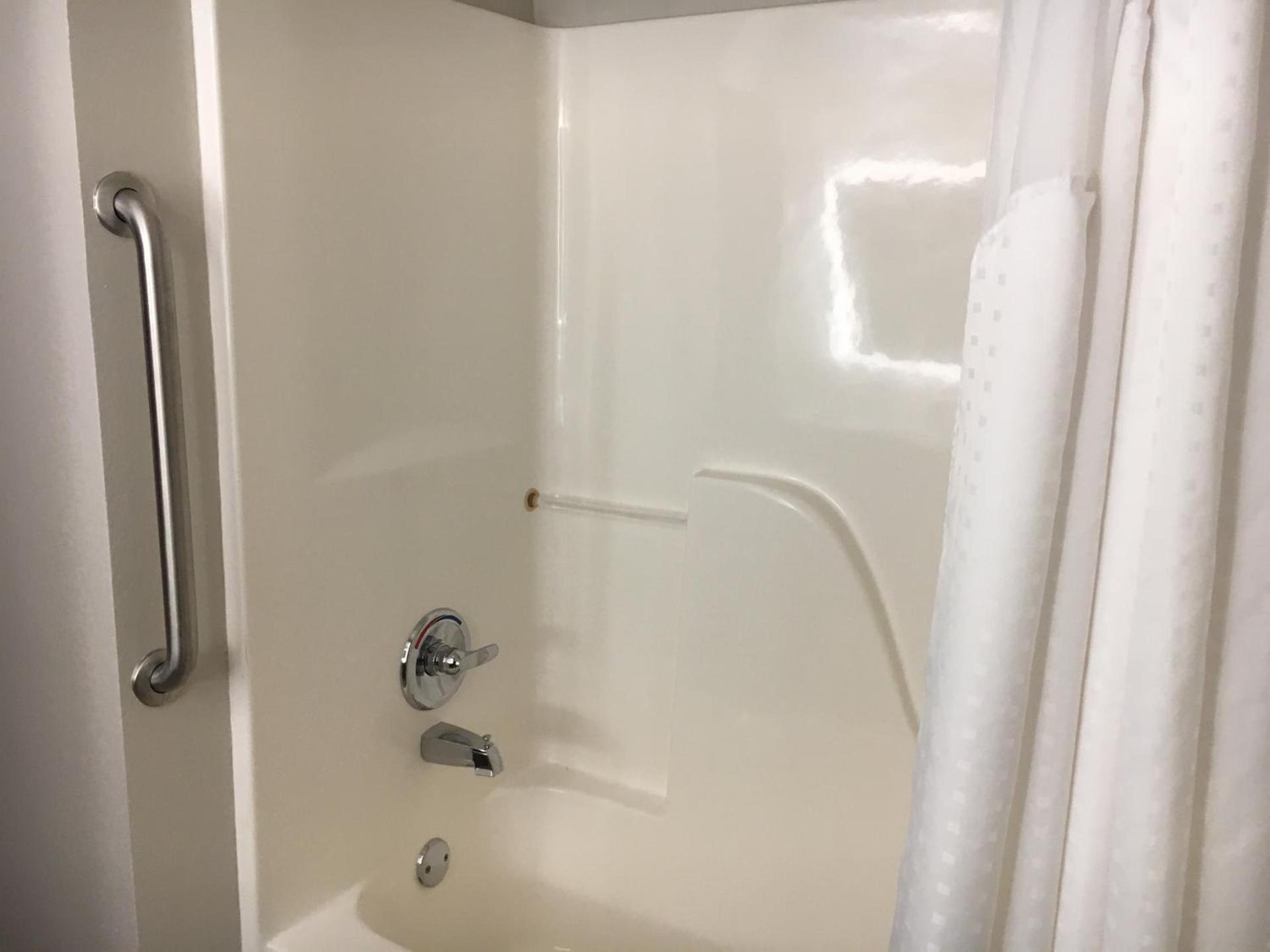 Holiday Inn Express and Suites Thomasville by IHG photo 10