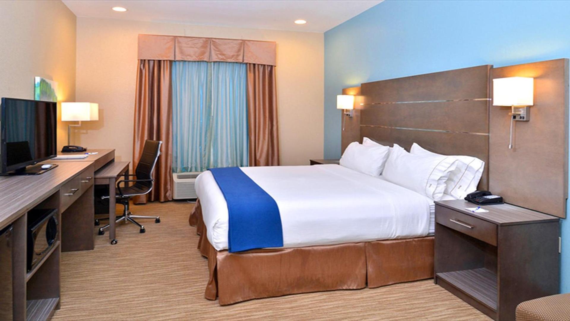 Holiday Inn Express and Suites Schulenburg by IHG photo 21