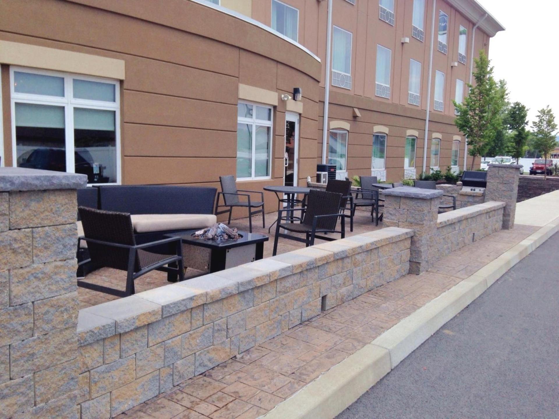 Holiday Inn Express & Suites Utica by IHG photo 24