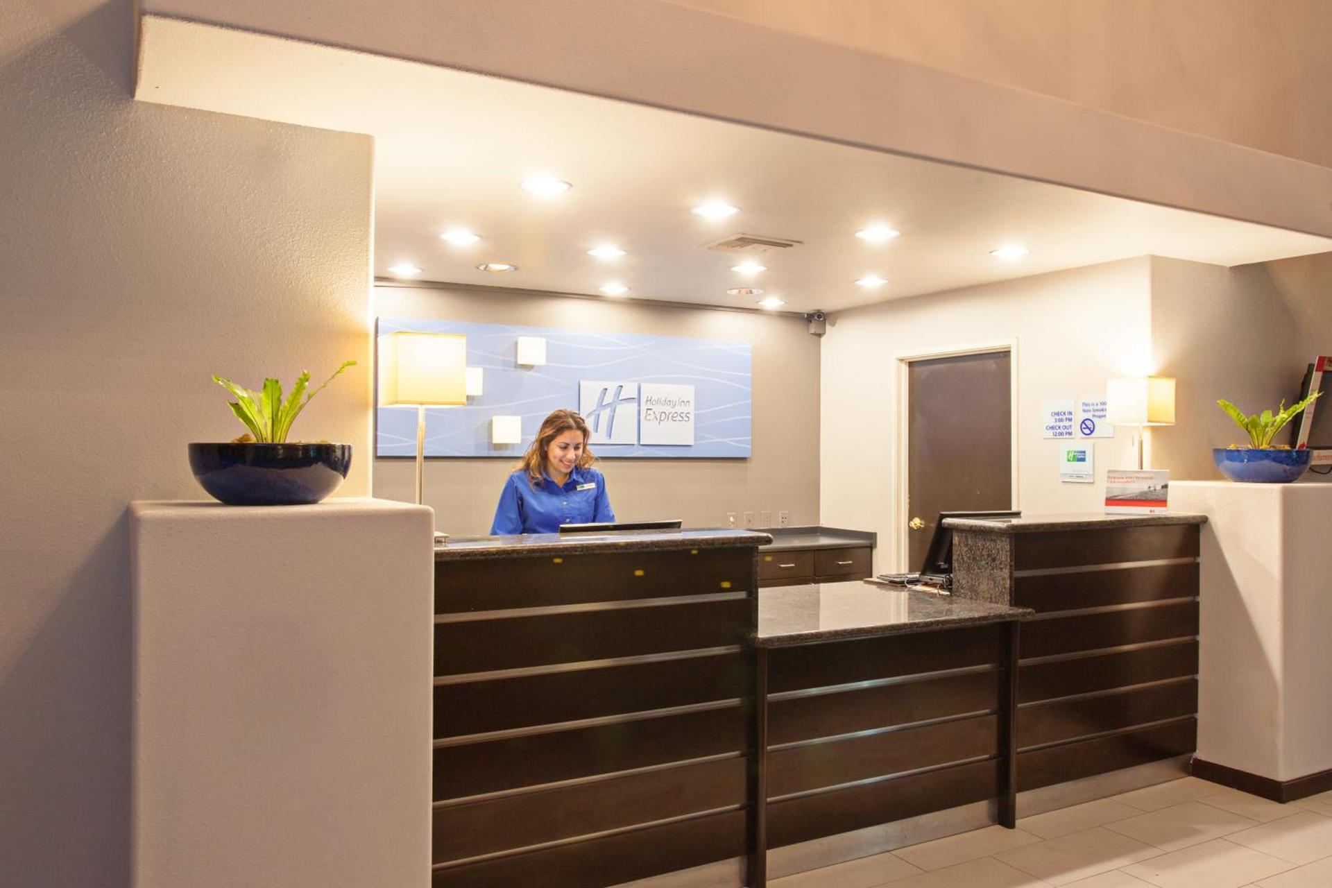 Holiday Inn Express Temecula by IHG photo 2