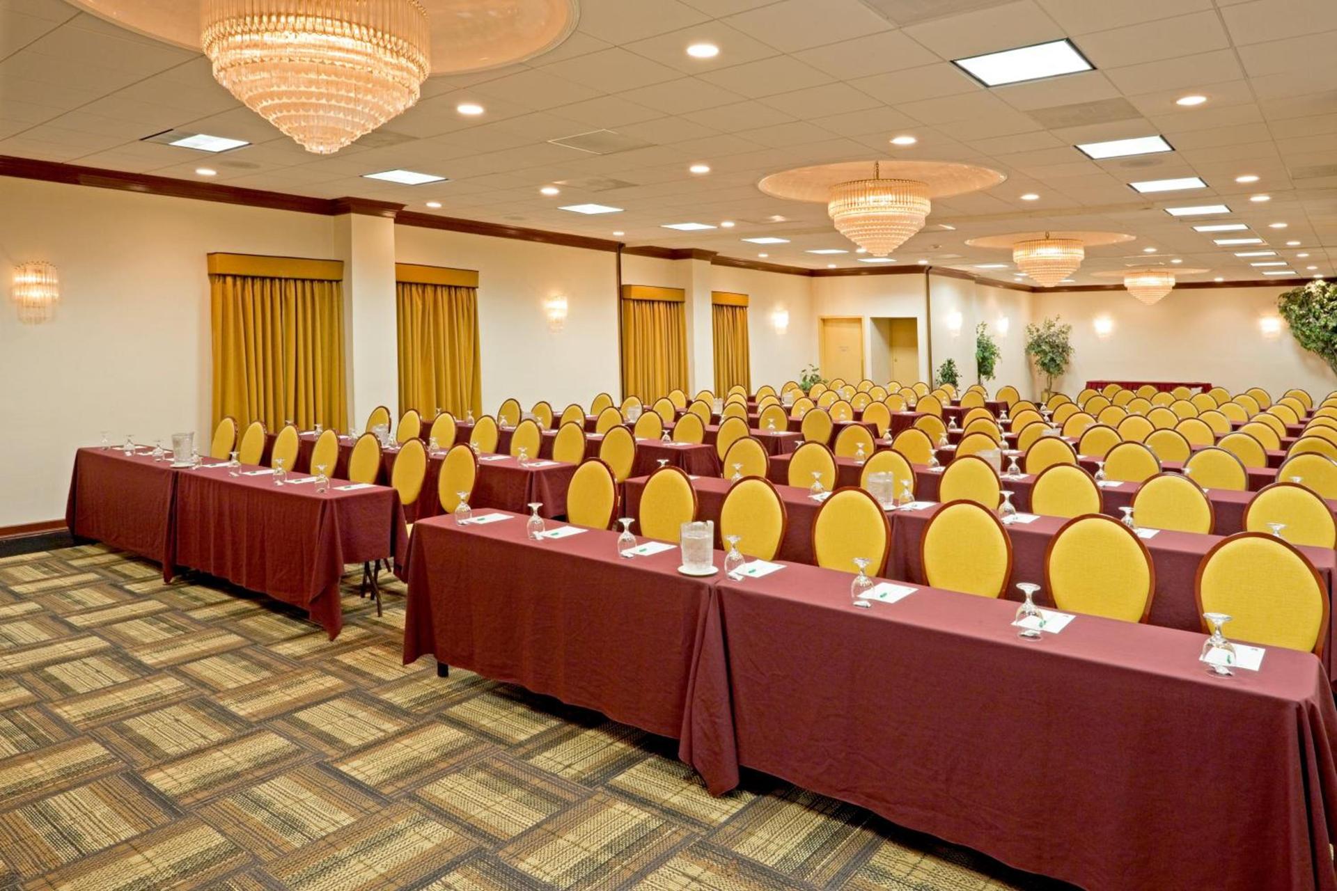Garner Hotel Totowa by IHG photo 40