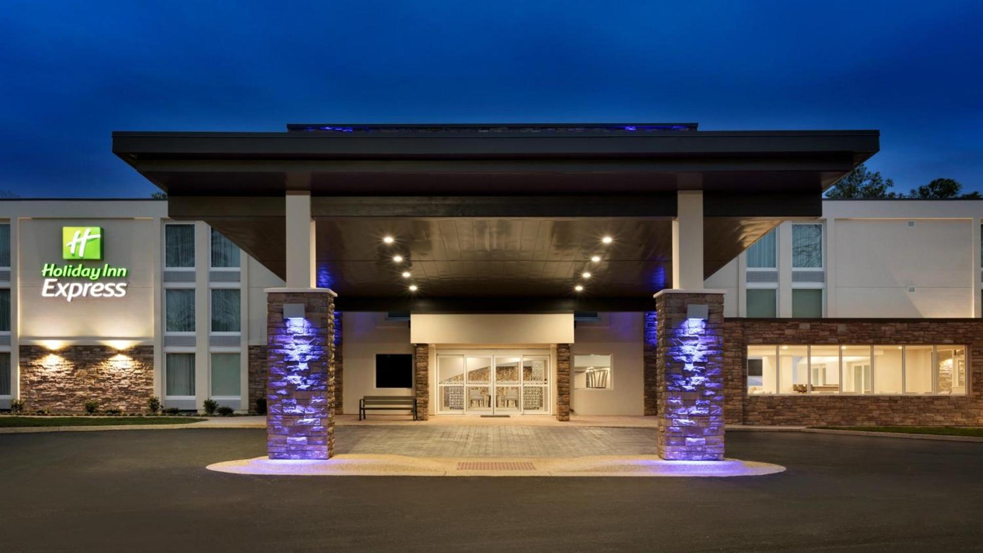 Holiday Inn Express - Williamsburg Busch Gardens Area by IHG photo 19