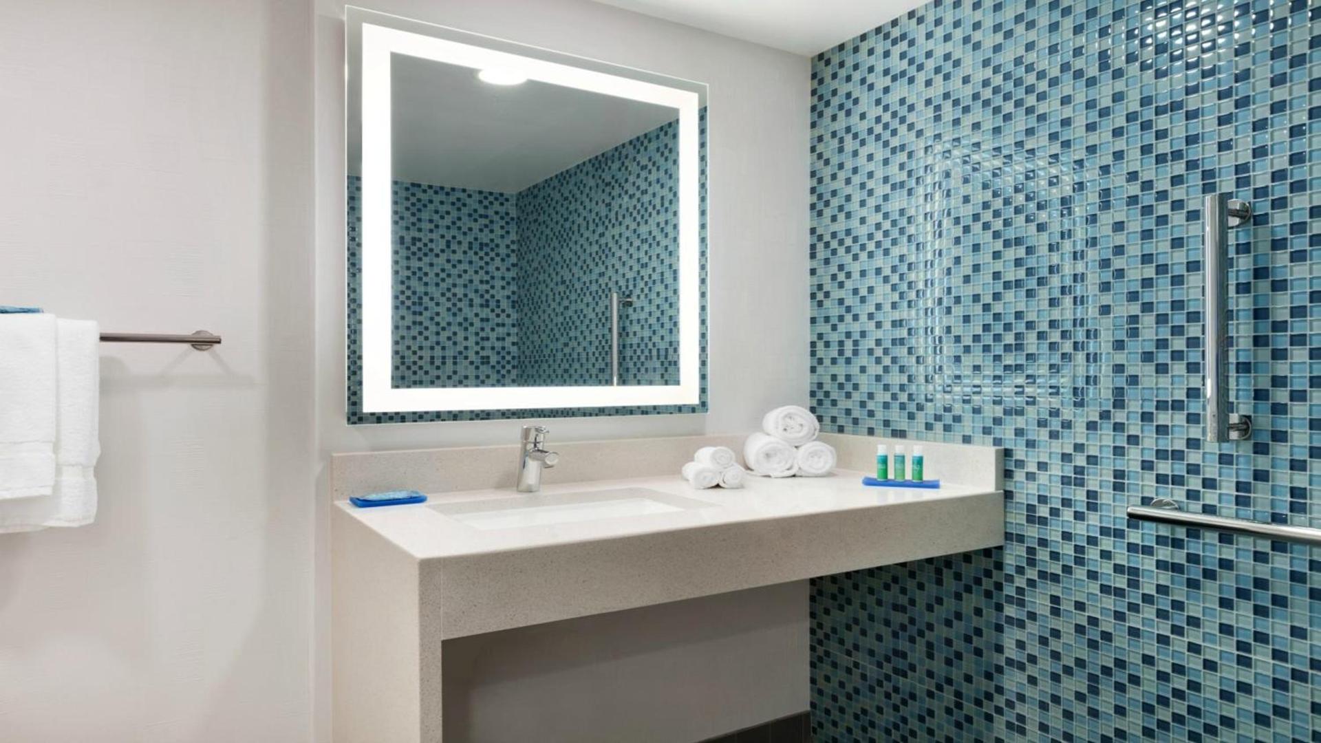 Holiday Inn Express - Williamsburg Busch Gardens Area by IHG photo 34