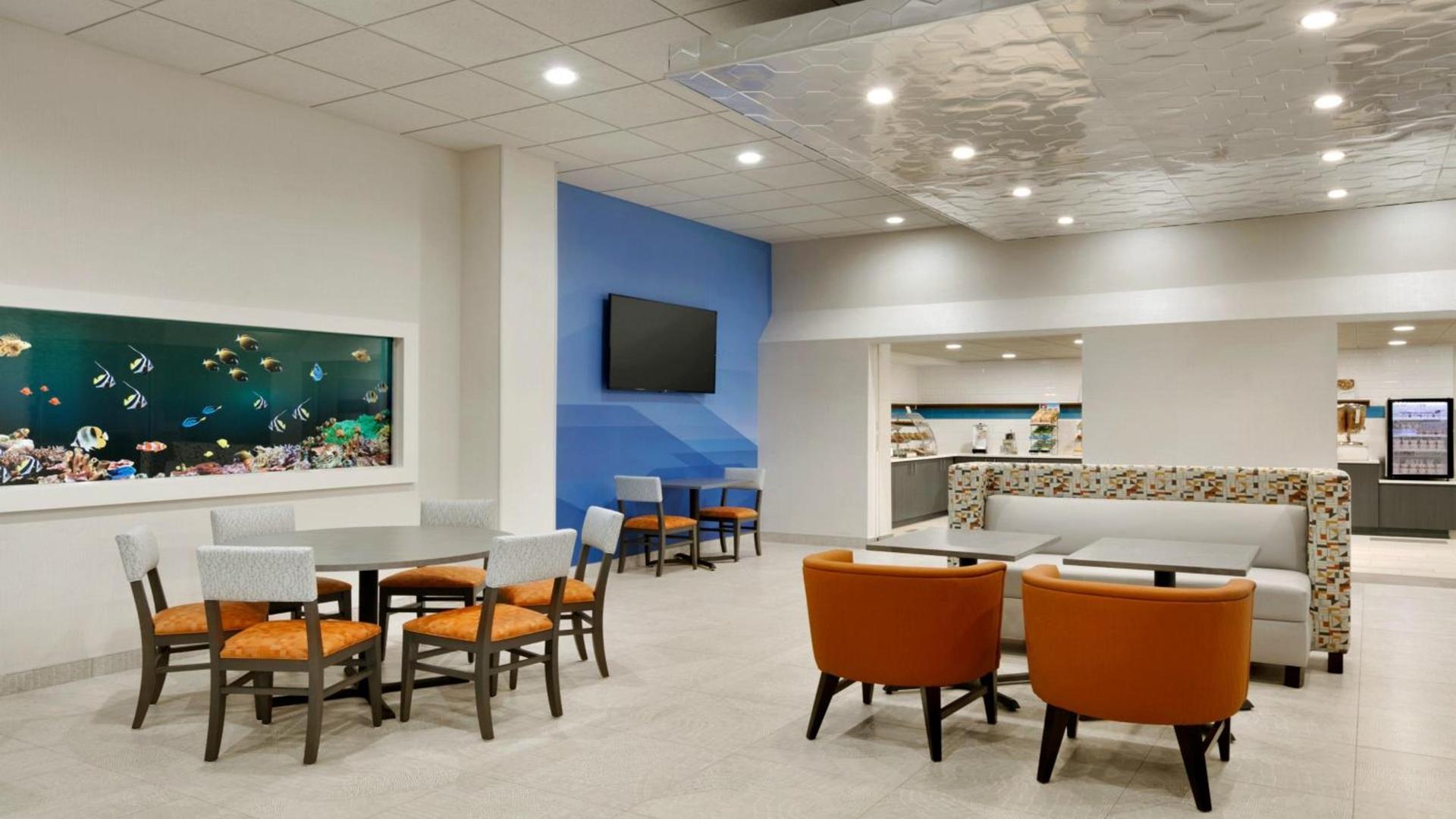 Holiday Inn Express - Williamsburg Busch Gardens Area by IHG photo 18