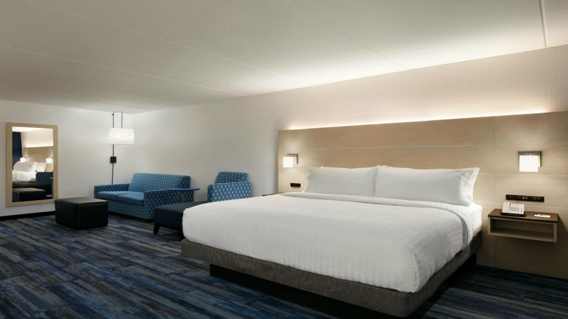Holiday Inn Express - Williamsburg Busch Gardens Area by IHG photo 43