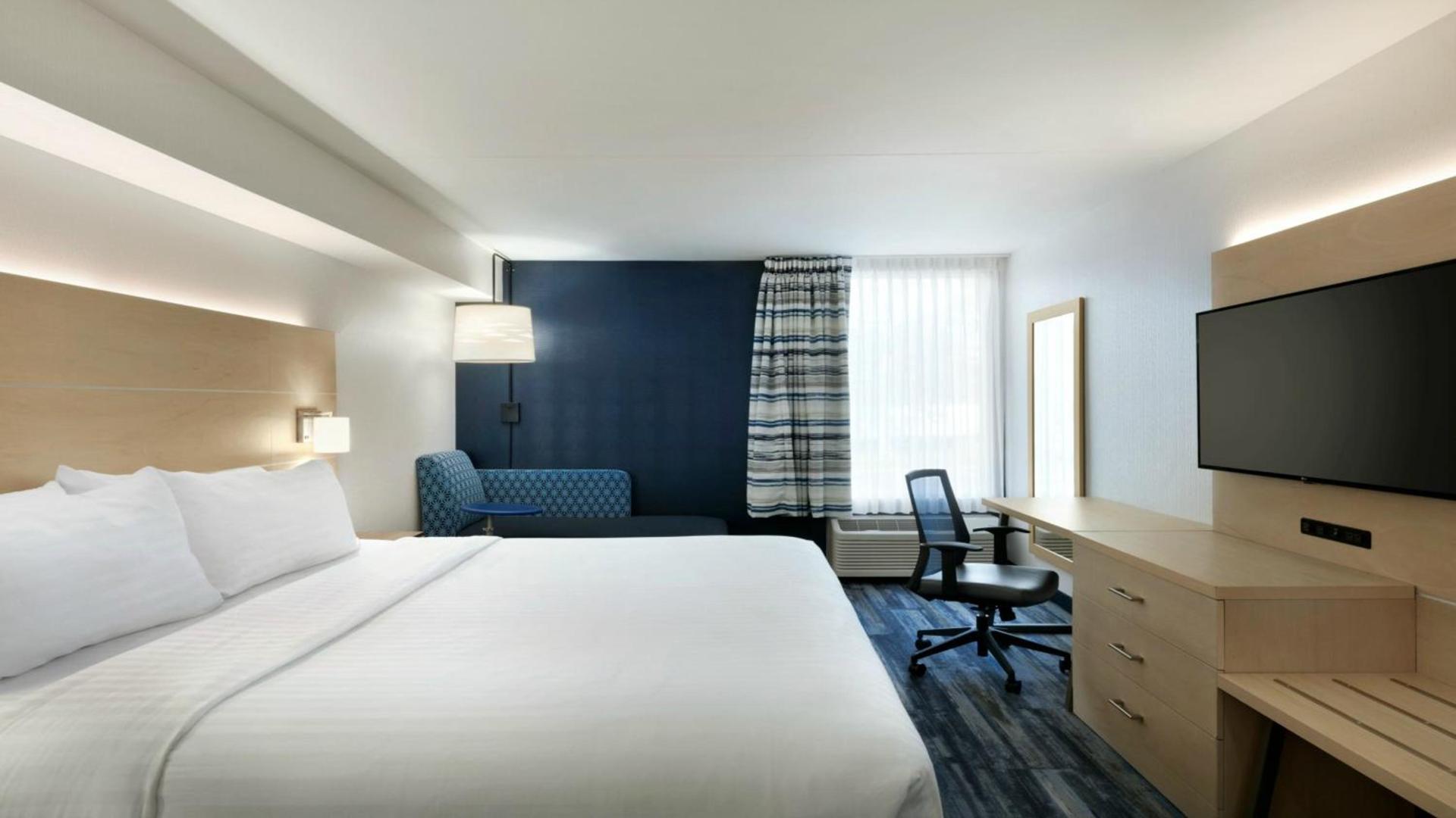 Holiday Inn Express - Williamsburg Busch Gardens Area by IHG photo 45