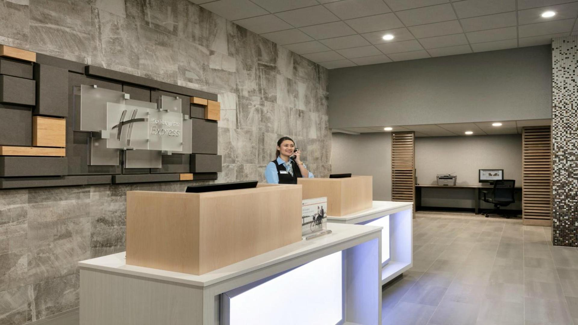 Holiday Inn Express - Williamsburg Busch Gardens Area by IHG photo 4