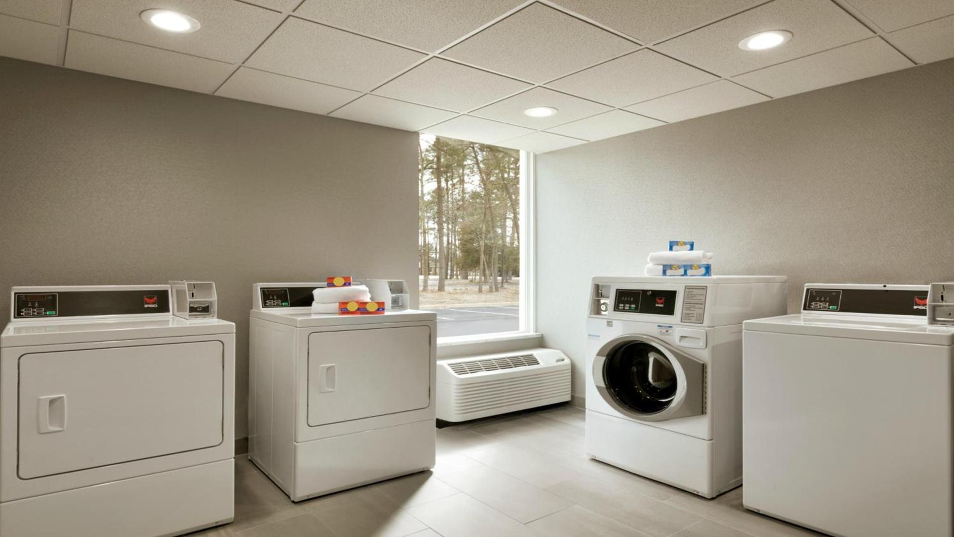 Holiday Inn Express - Williamsburg Busch Gardens Area by IHG photo 17