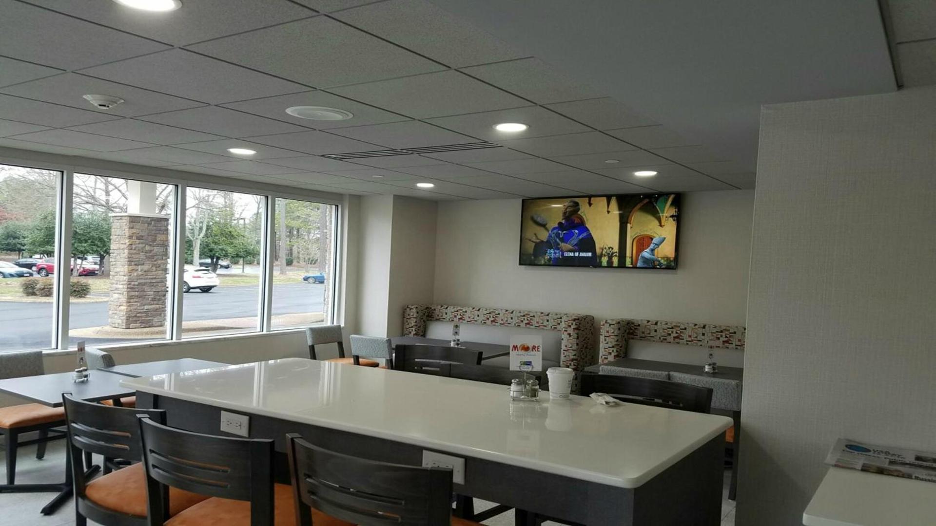 Holiday Inn Express - Williamsburg Busch Gardens Area by IHG photo 11