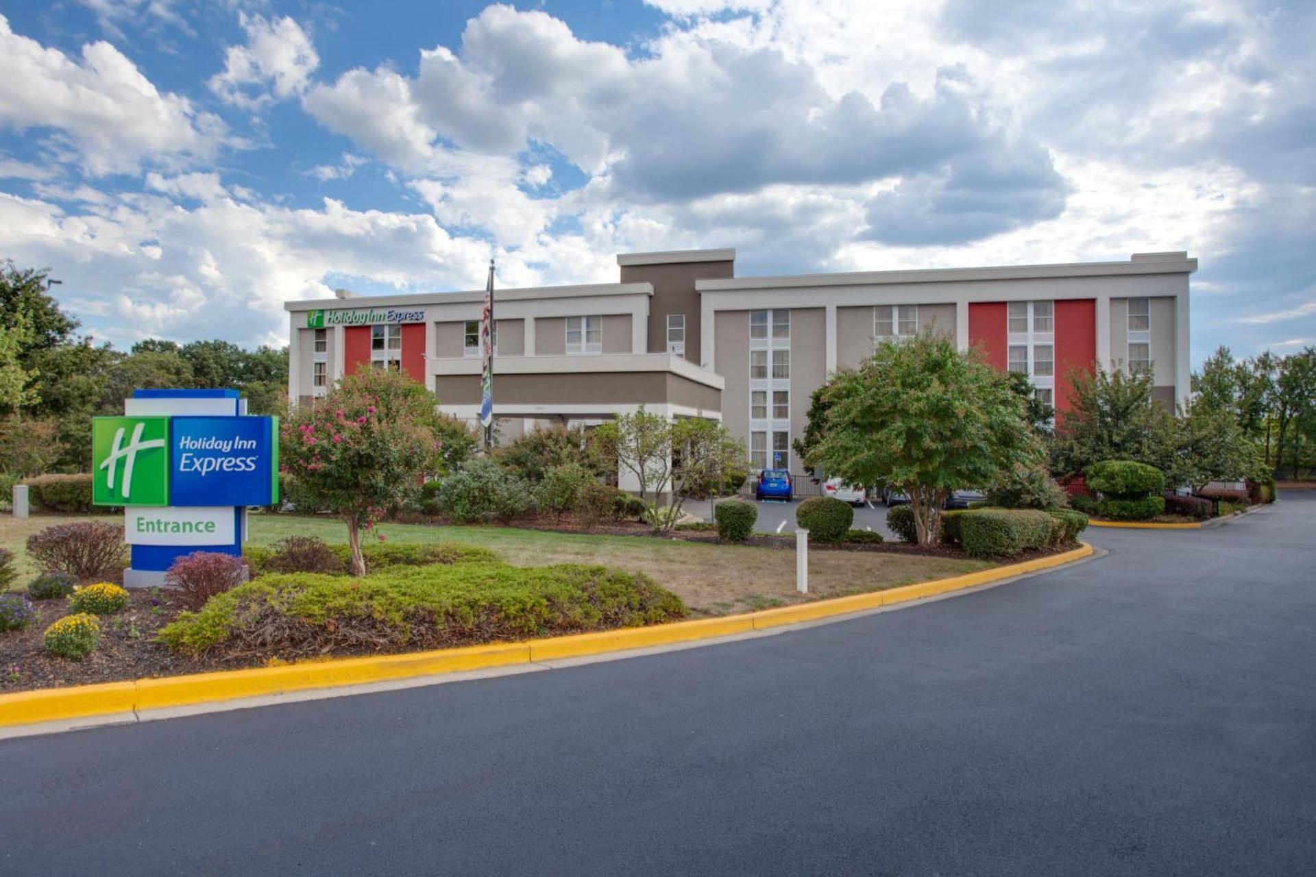 Holiday Inn Express Washington DC East- Andrews AFB by IHG — hotel in Camp Springs