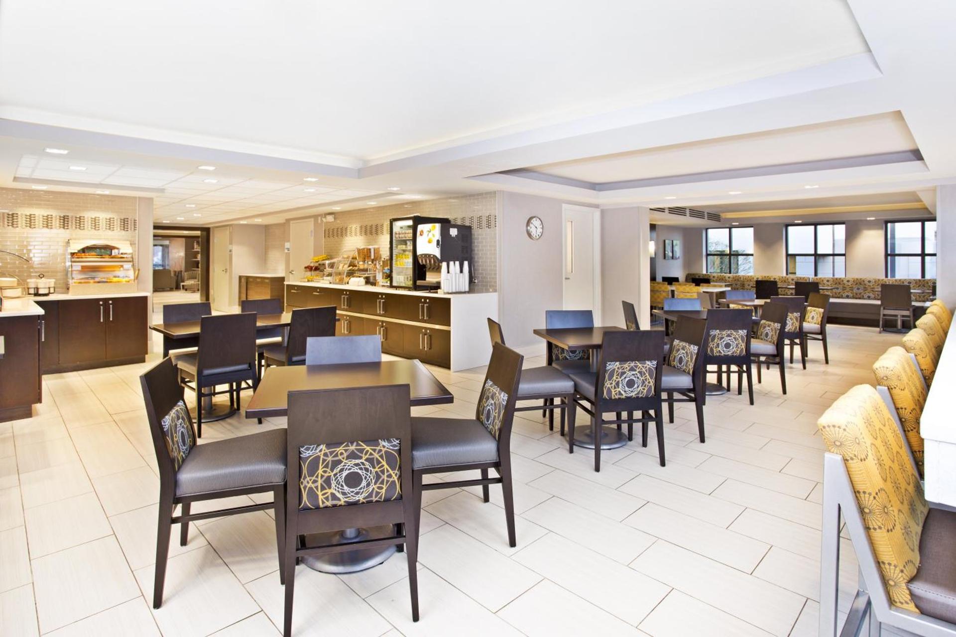 Holiday Inn Express Boston-Waltham by IHG photo 11