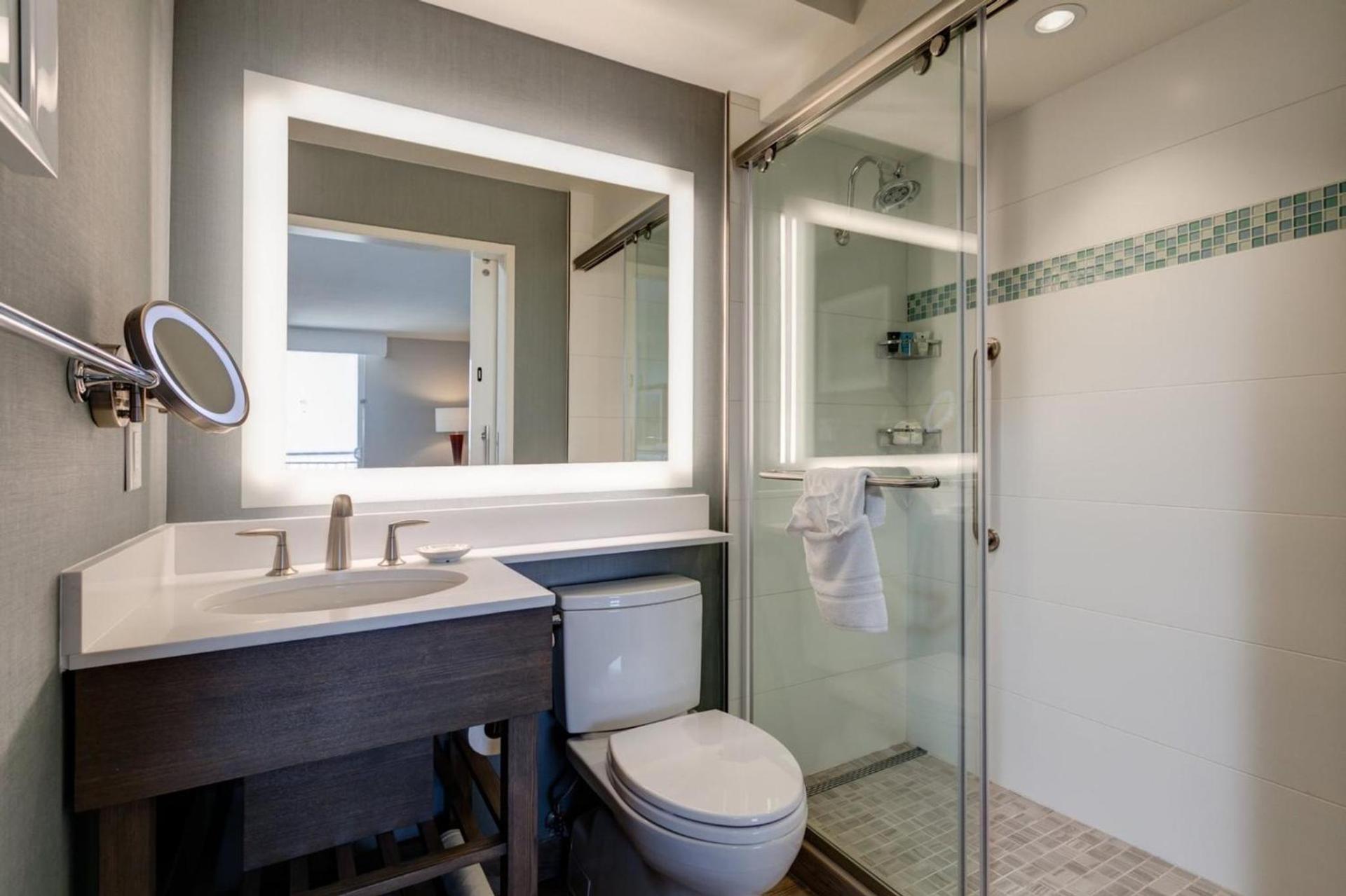 Crowne Plaza Ventura Beach by IHG photo 100
