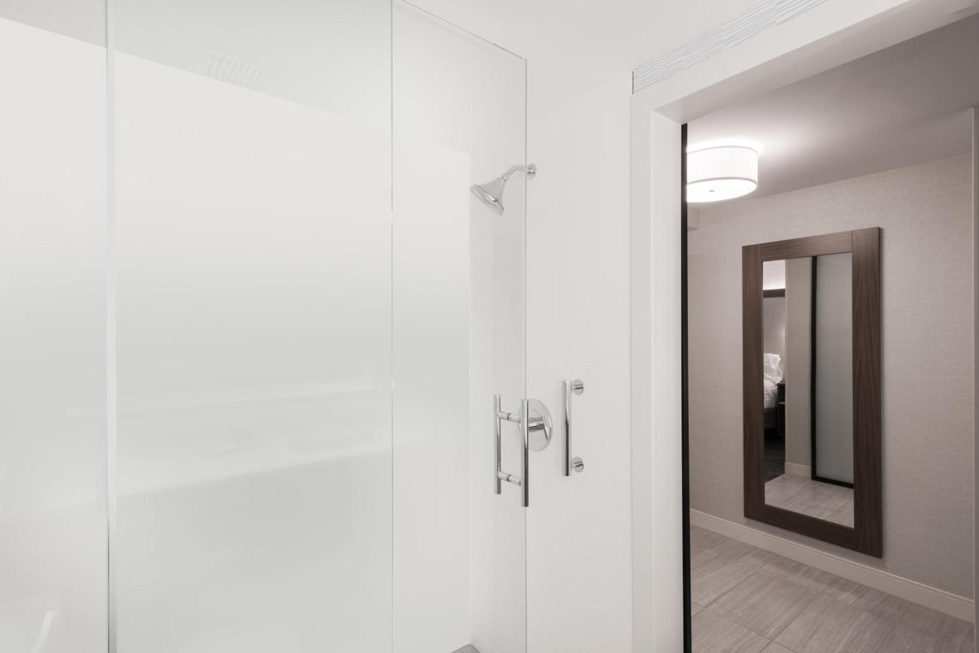 Holiday Inn Express Boston-Waltham by IHG photo 34