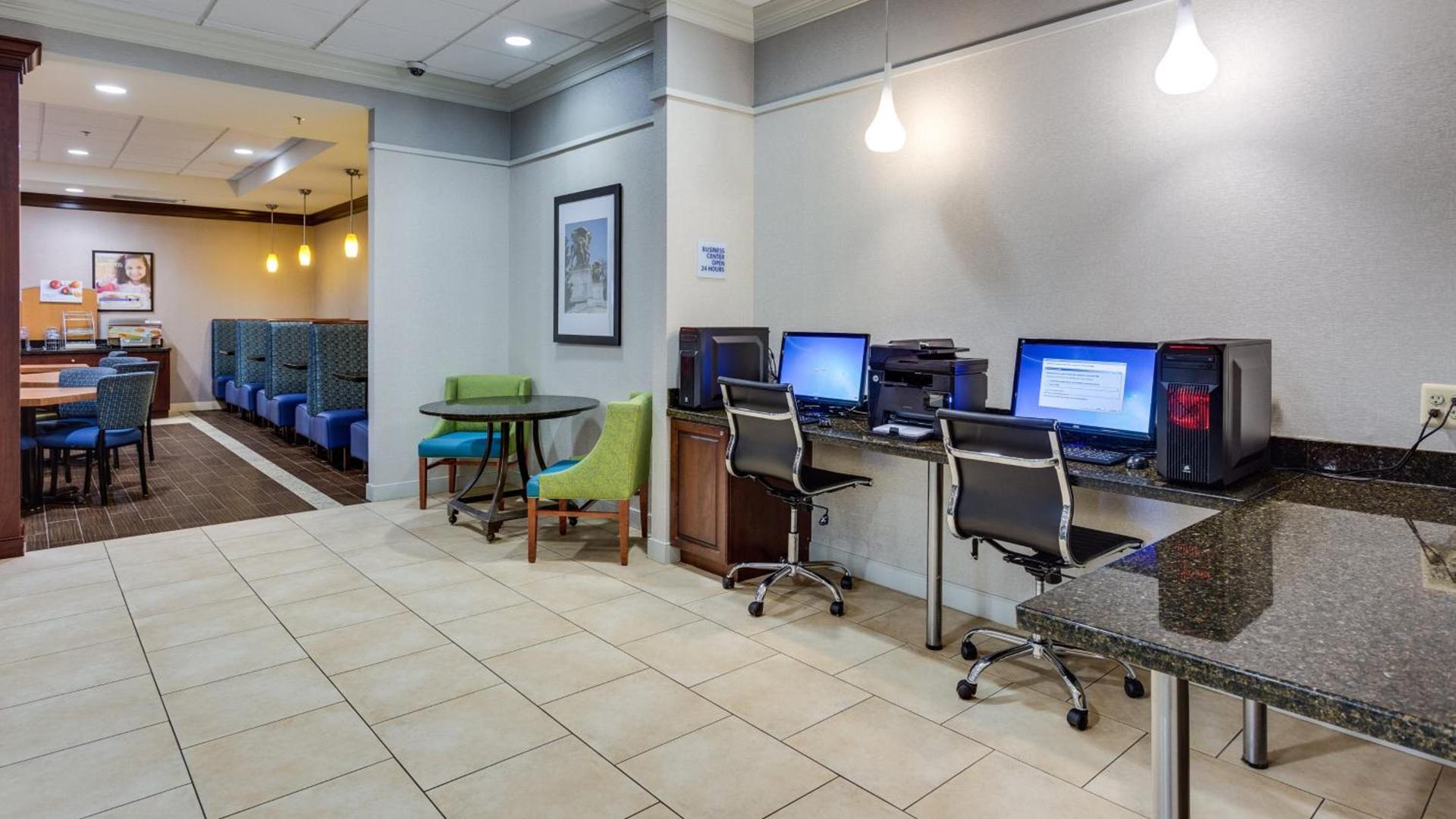 Holiday Inn Express Washington DC SW - Springfield by IHG photo 7