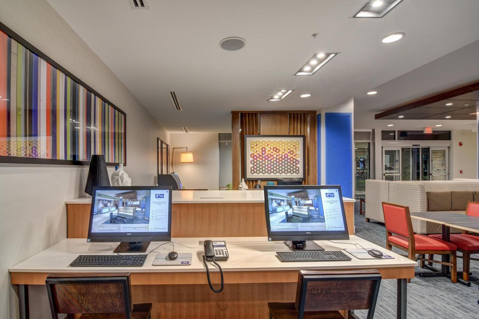 Holiday Inn Express - Fort Walton Beach Central by IHG photo 12