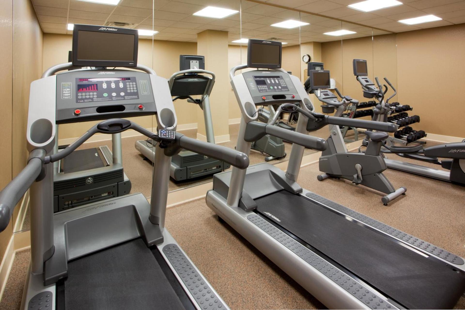 Holiday Inn Express Washington DC SW - Springfield by IHG photo 14