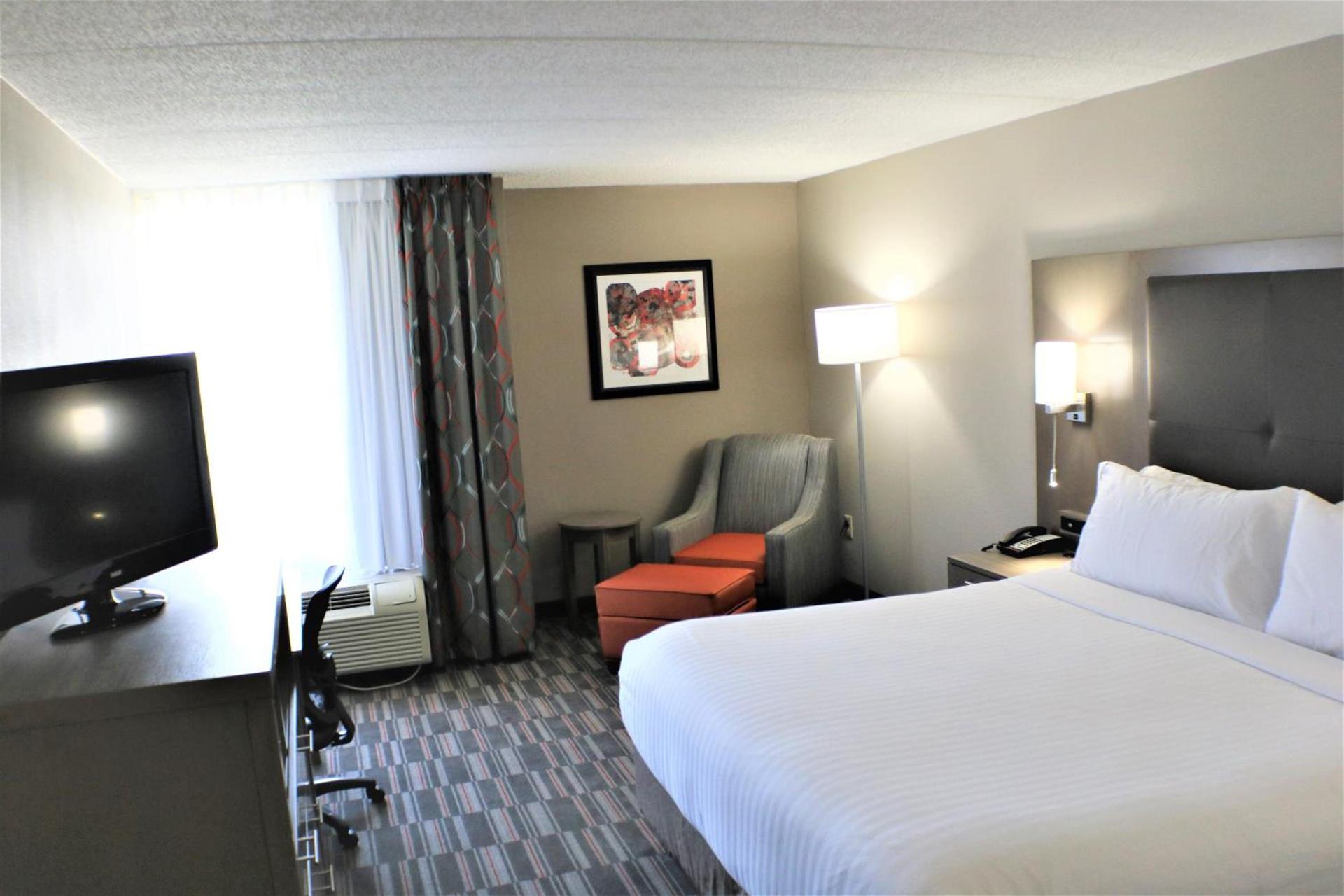 Holiday Inn Express Woodstock-Shenandoah Valley by IHG photo 18