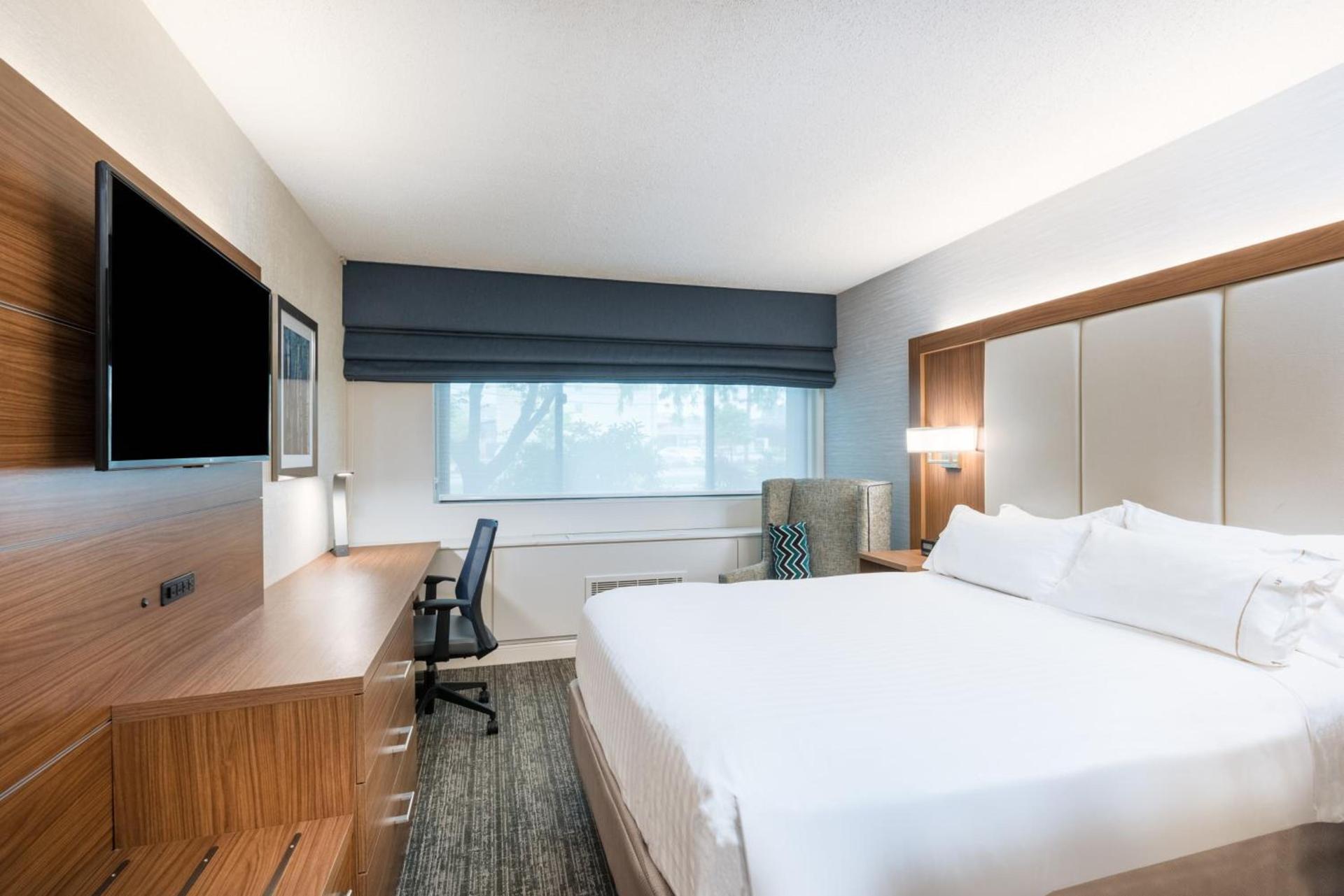 Holiday Inn Express Boston-Waltham by IHG photo 35