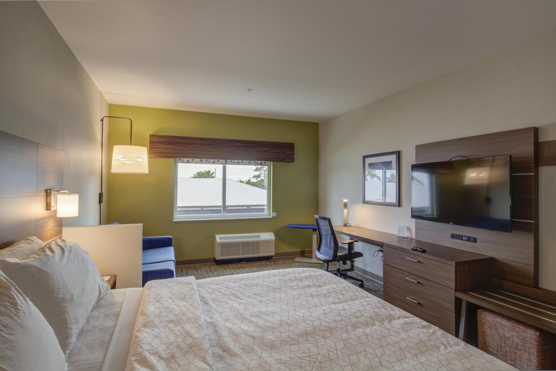Holiday Inn Express - Fort Walton Beach Central by IHG photo 28