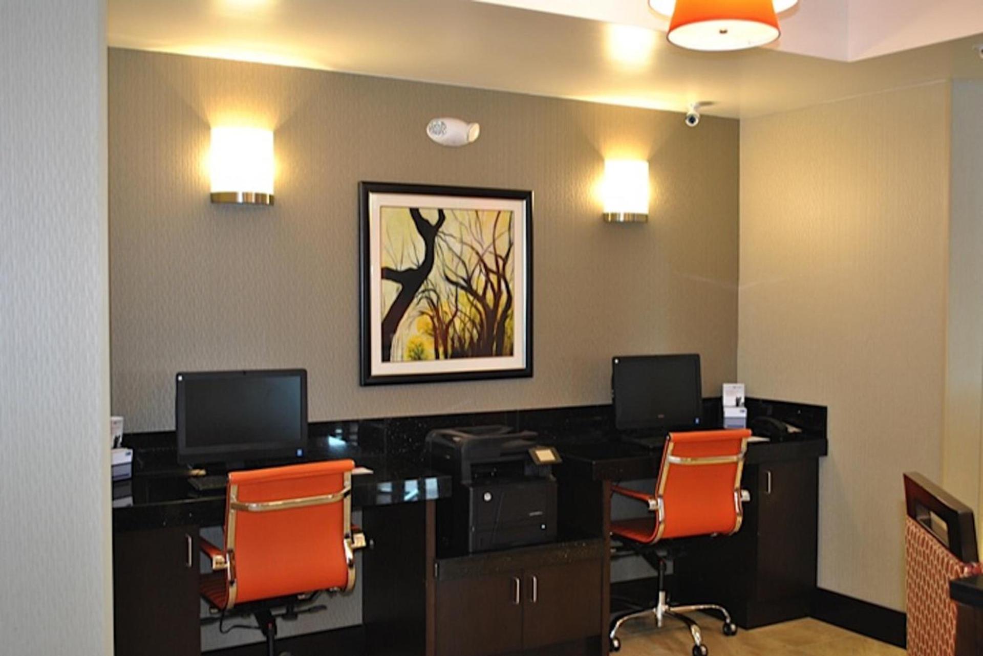 Holiday Inn Express Salem by IHG photo 2