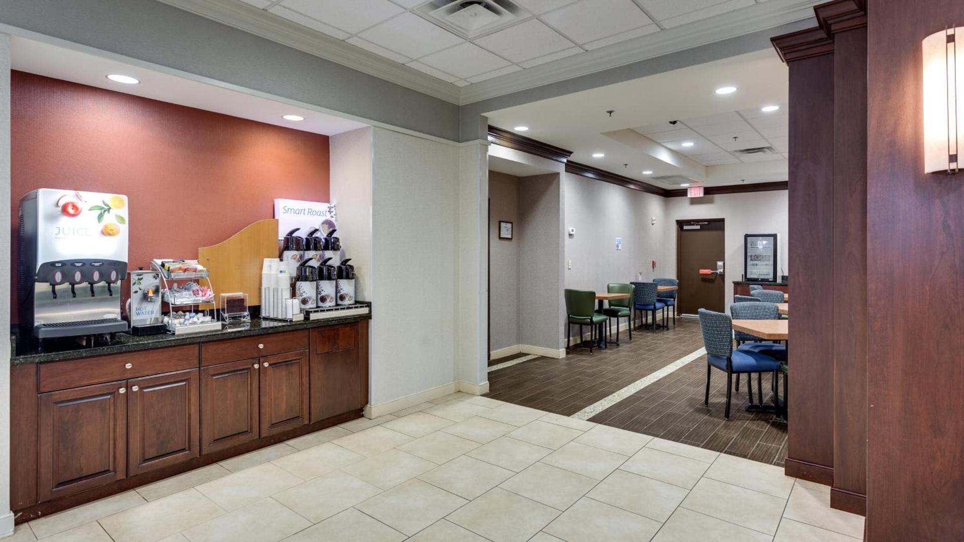 Holiday Inn Express Washington DC SW - Springfield by IHG photo 42