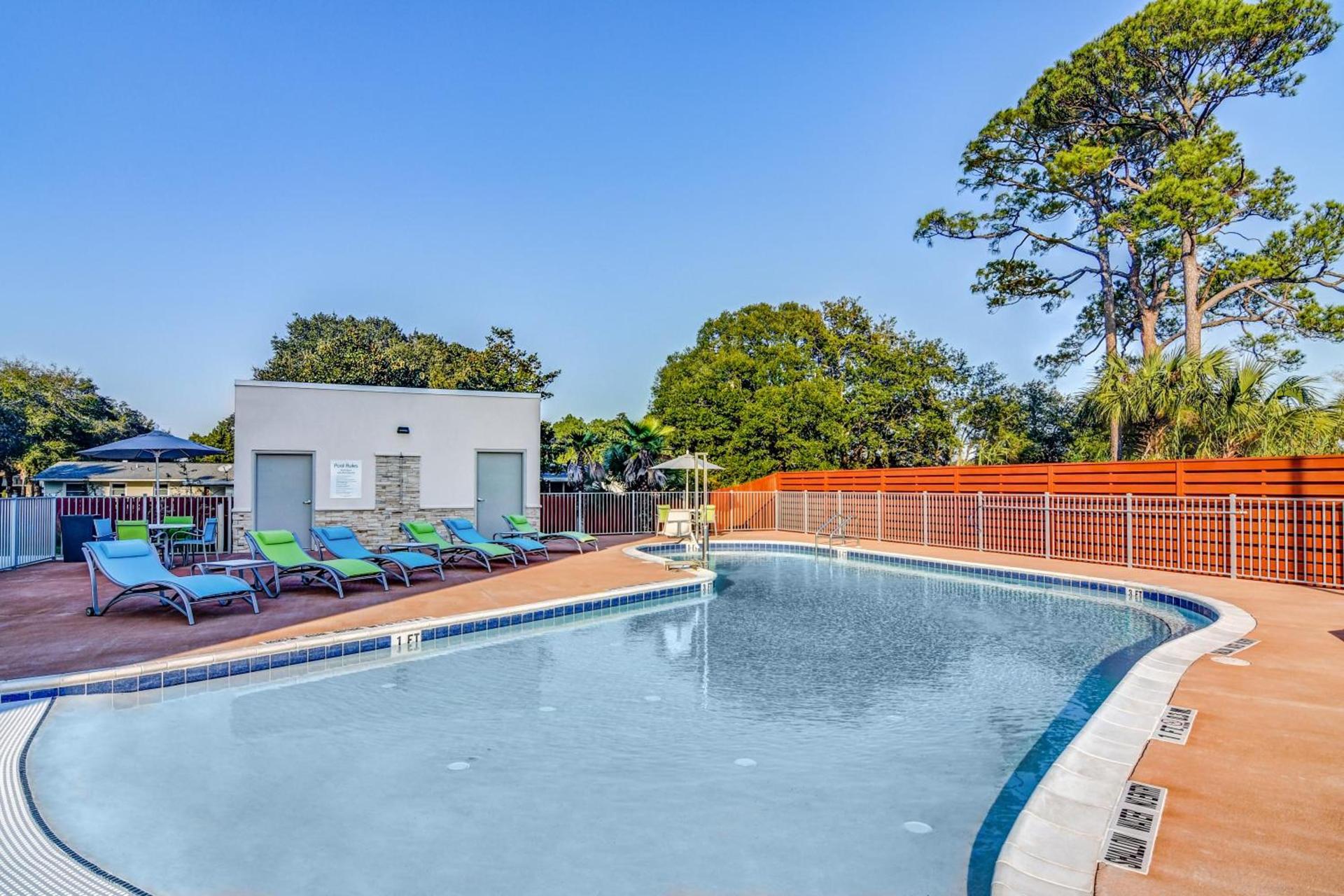 Holiday Inn Express - Fort Walton Beach Central by IHG photo 14
