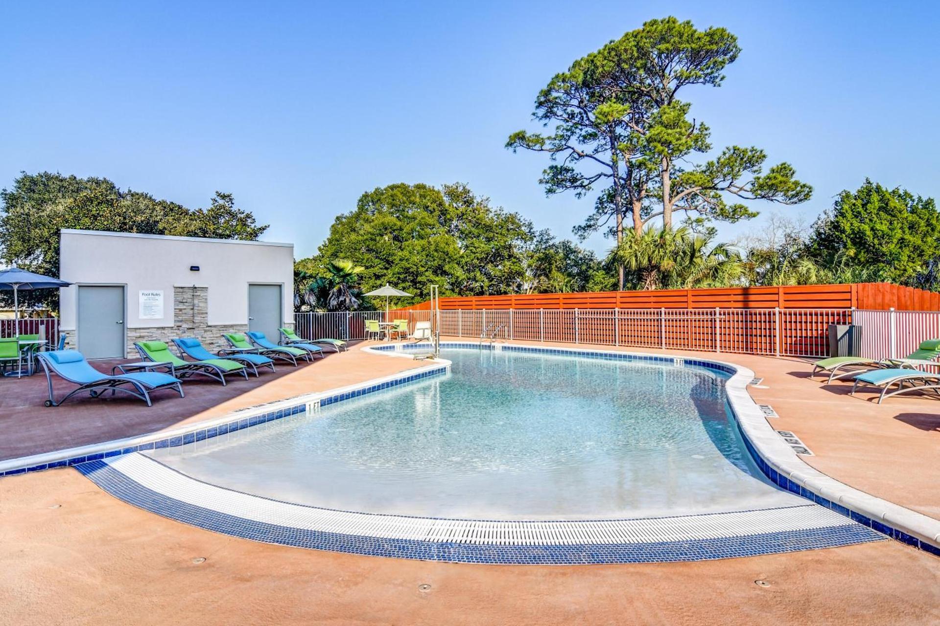 Holiday Inn Express - Fort Walton Beach Central by IHG photo 8