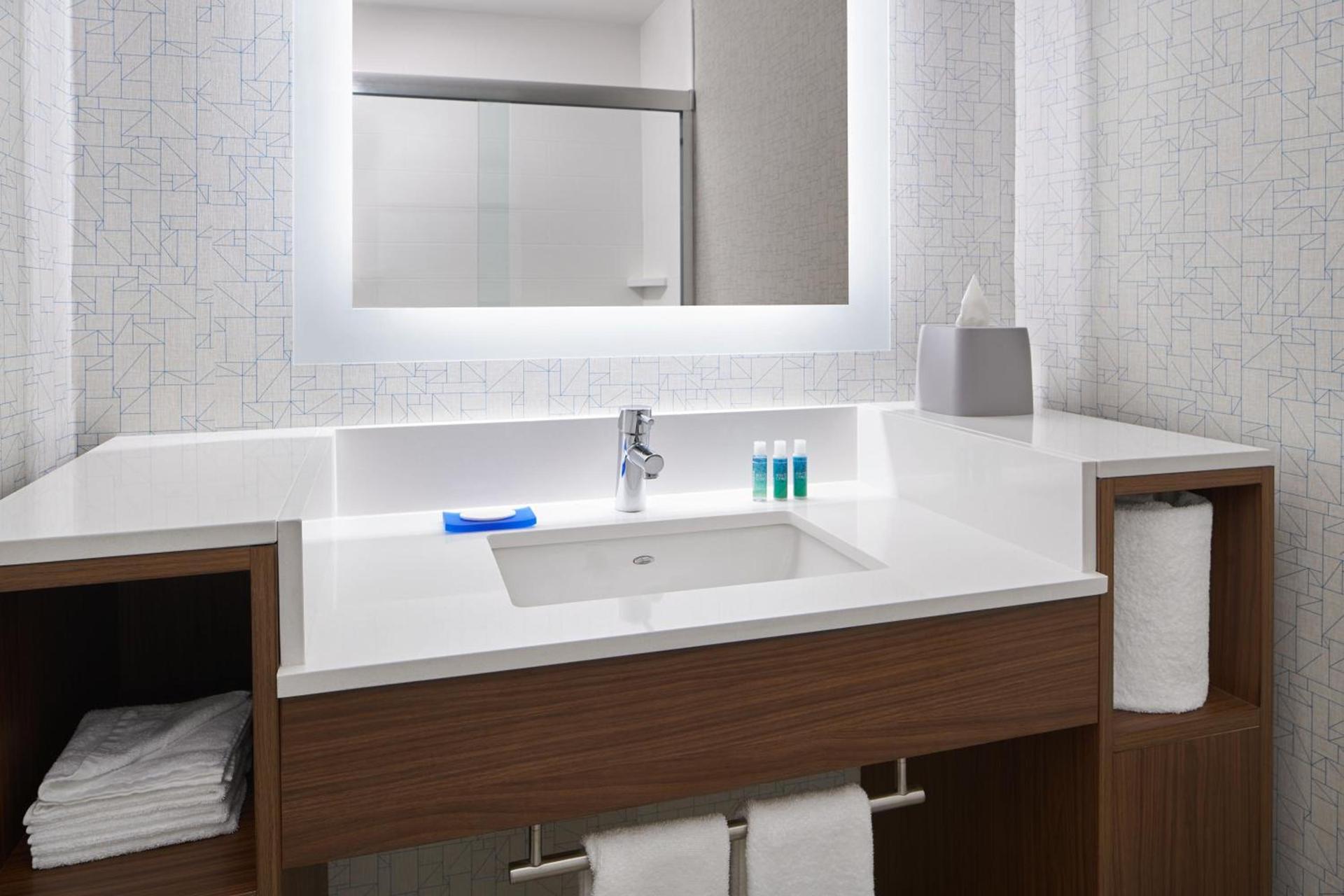 Holiday Inn Express - Richmond Downtown by IHG photo 17