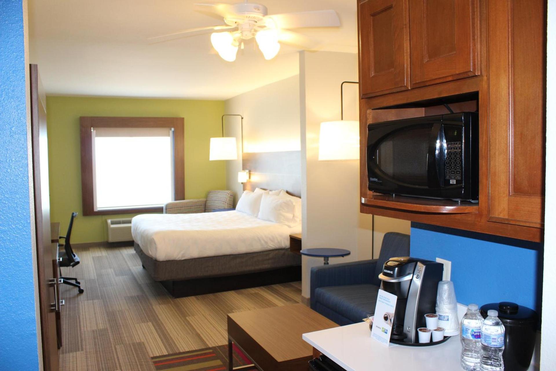 Holiday Inn Express Hotel & Suites Mansfield by IHG photo 35